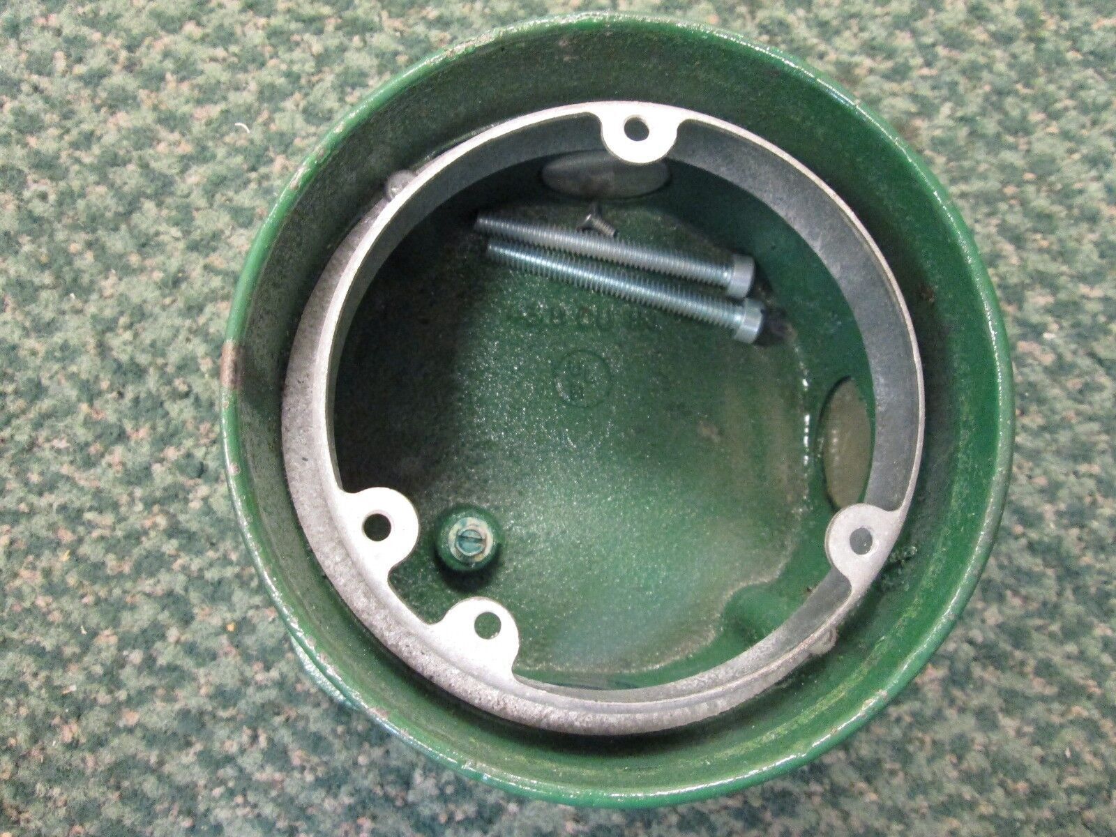 Lew Electric Circular Cast Gang Box 4002 43.8 Cubic In. *Missing 1 Seal*
