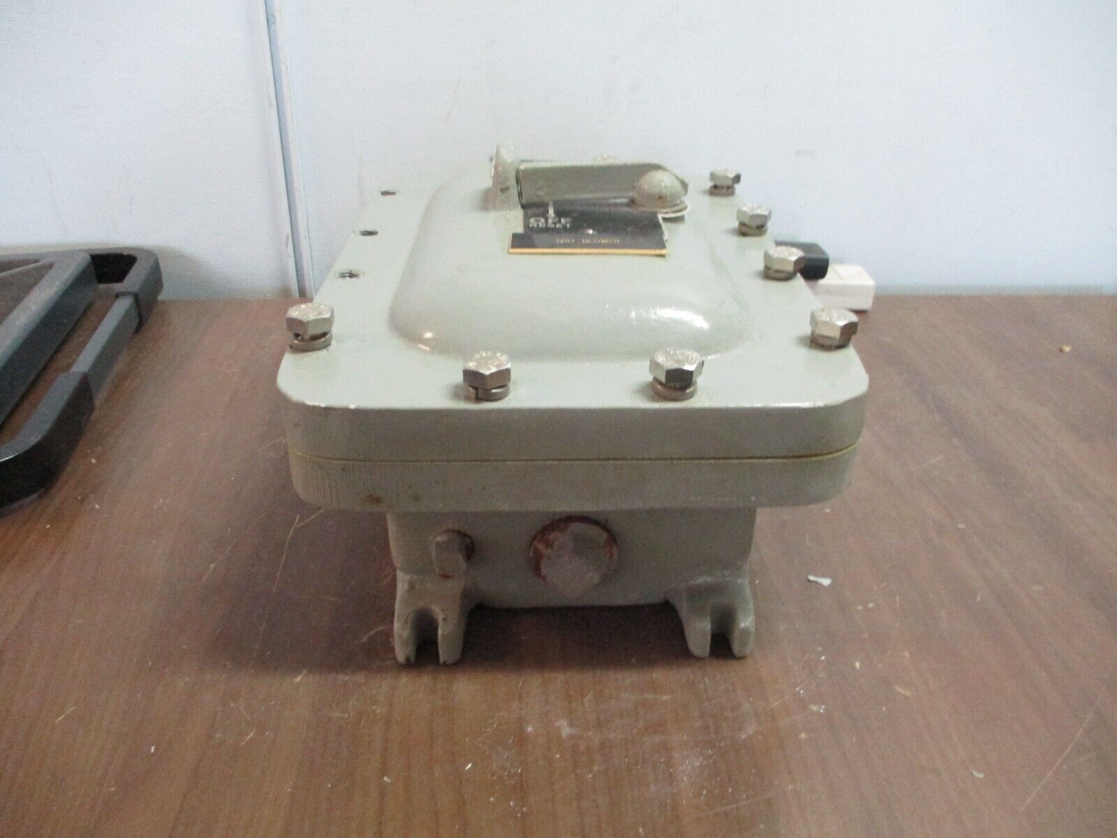 Cutler-Hammer Explosion Proof Circuit Breaker Enclosure EAB 30A 600V Used