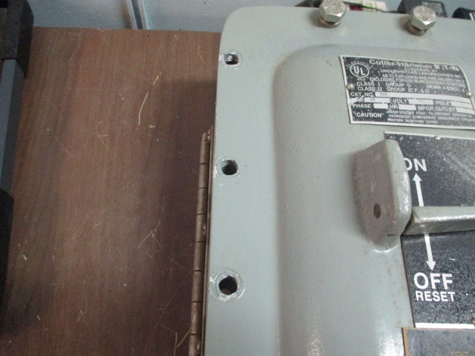 Cutler-Hammer Explosion Proof Circuit Breaker Enclosure EAB 30A 600V Used