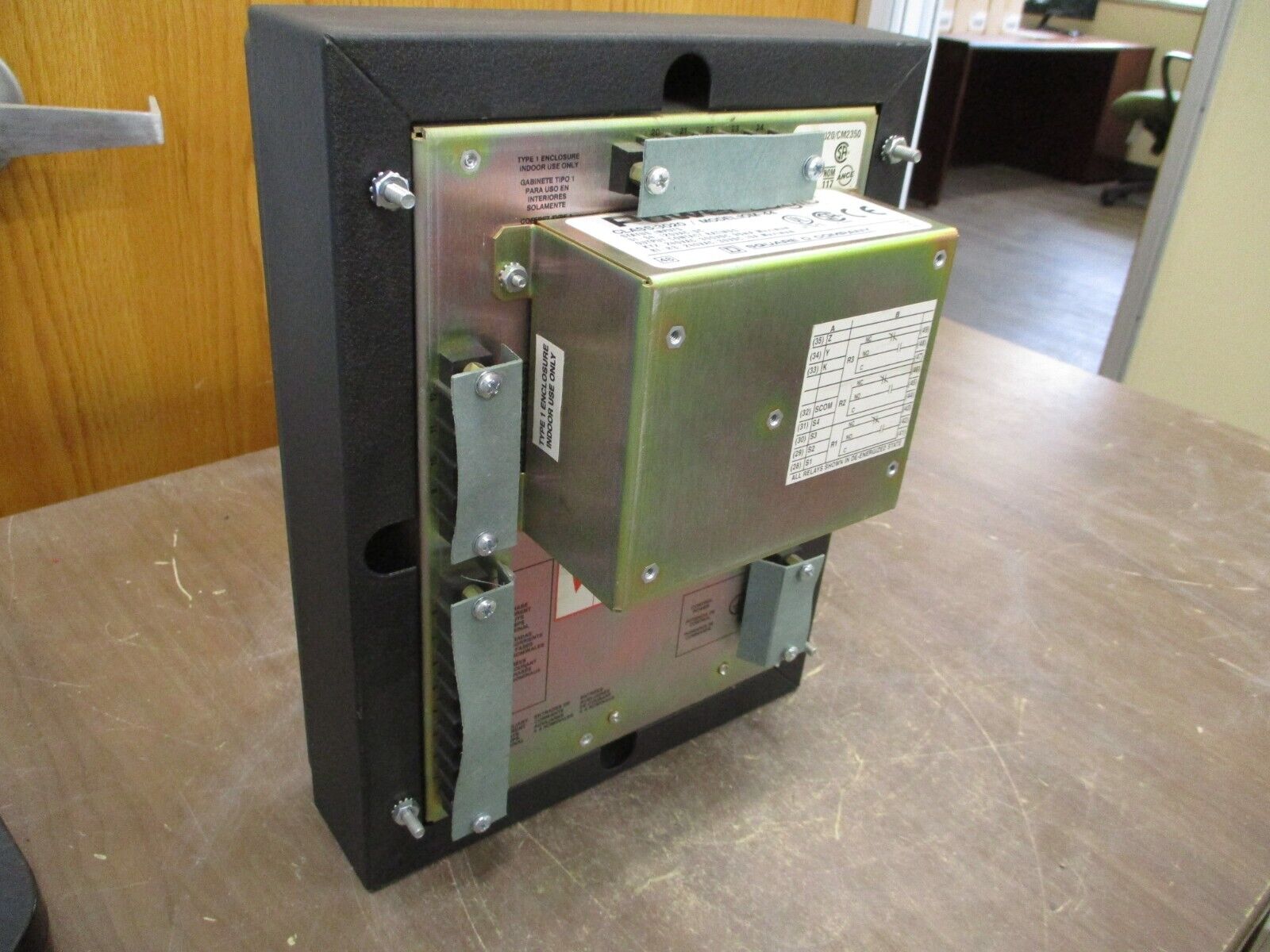 Square D PowerLogic Circuit Monitor 3020 CM2350 w/ 3020 IOM-44 Used
