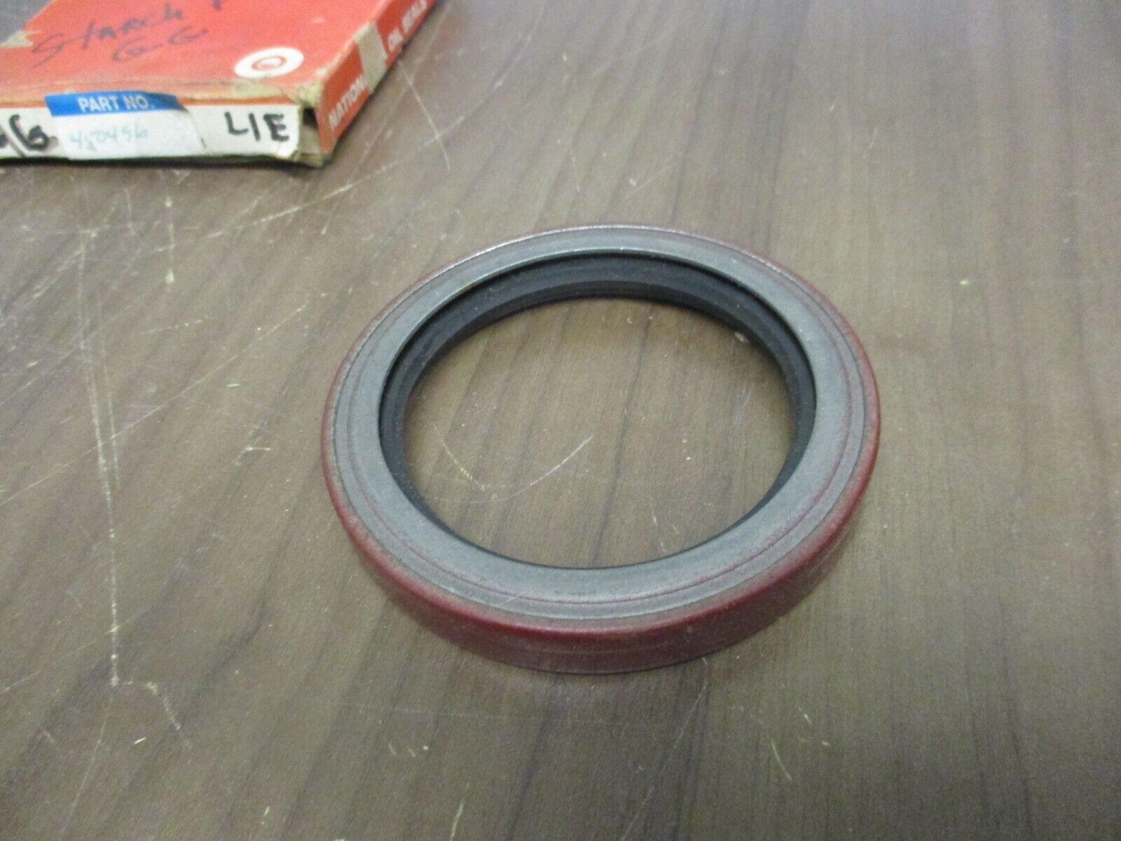 National Oil Seals Oil Seal 450496 New Surplus