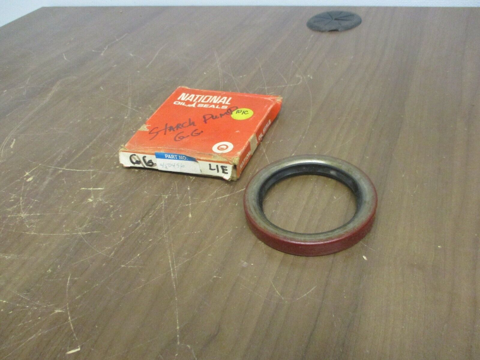 National Oil Seals Oil Seal 450496 New Surplus
