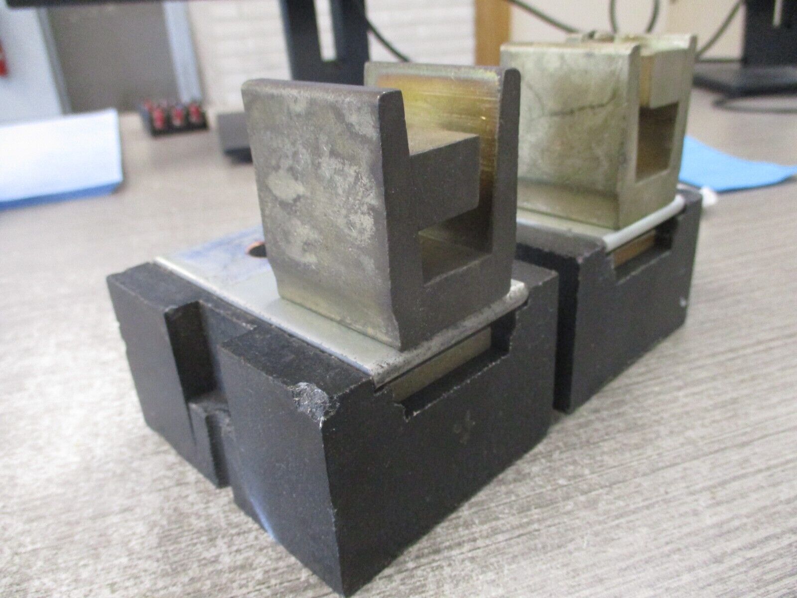Allen-Bradley Fuse Holder Set 40023-401-01/40023-401-02 400A 600V