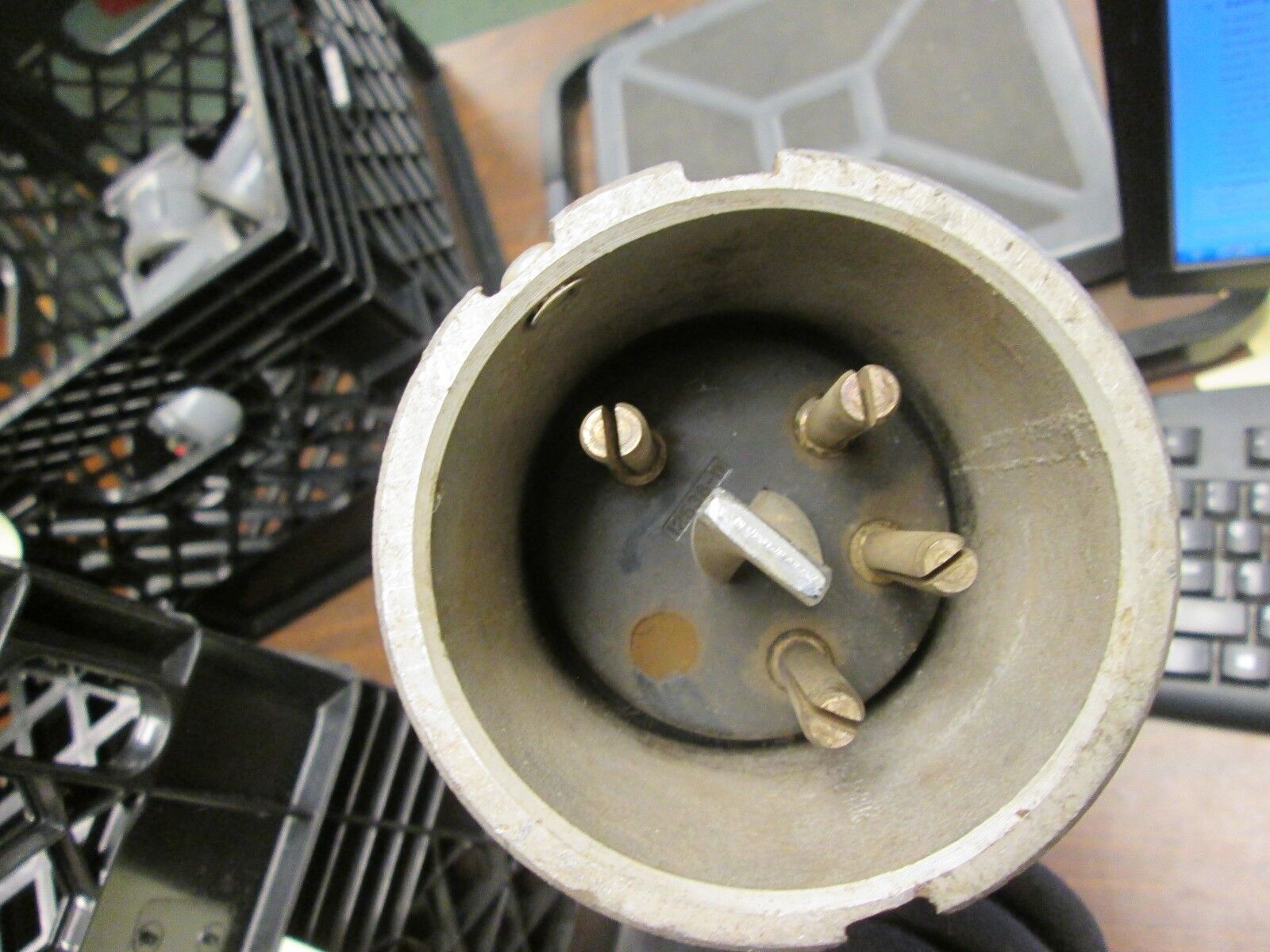 Crouse-Hinds Plug SP6463D 60A 480V 50-400Hz 3W 4P