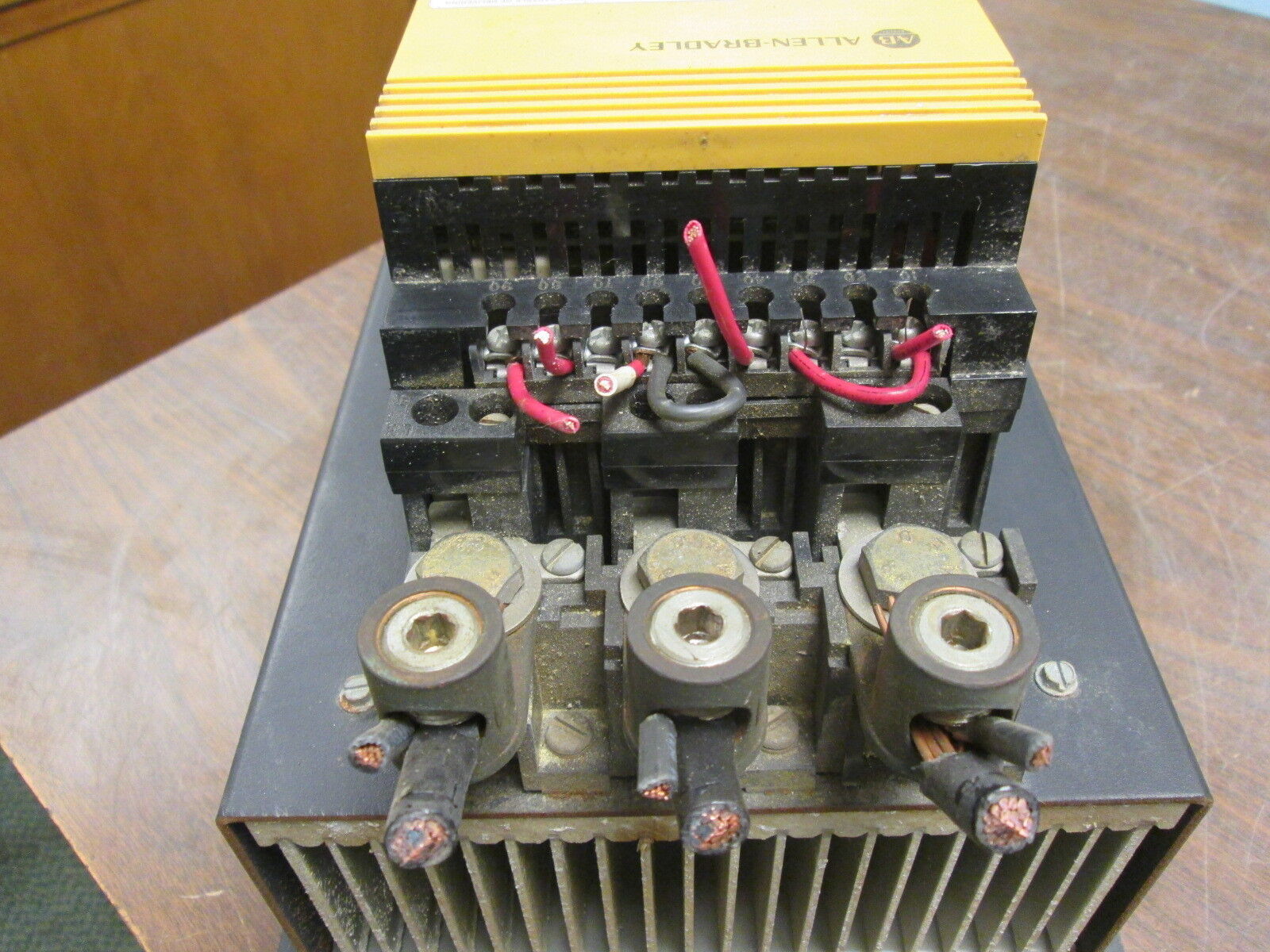 Allen-Bradley SMC Plus Soft Start 150-A97NBD 75HP 120/240V Control 208-480V Ln