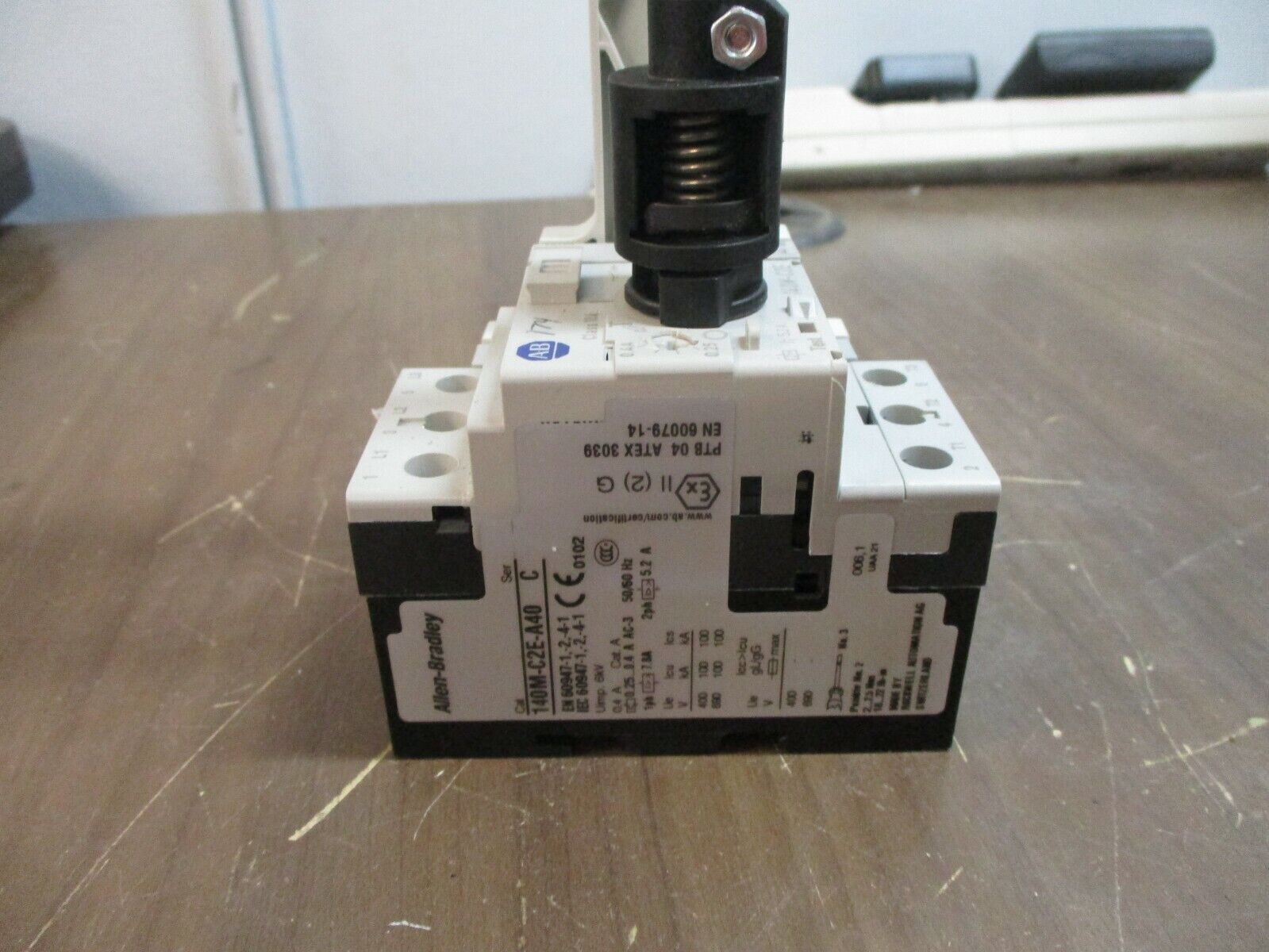 Allen-Bradley Manual Starter 140M-C2E-A40 Ser. C Trip: 0.25-0.4A w/ Handle Used