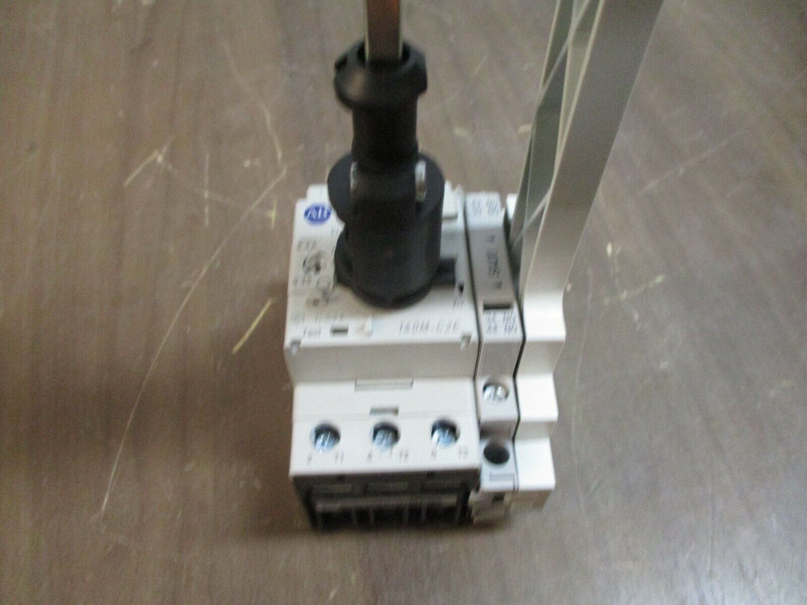 Allen-Bradley Manual Starter 140M-C2E-A40 Ser. C Trip: 0.25-0.4A w/ Handle Used