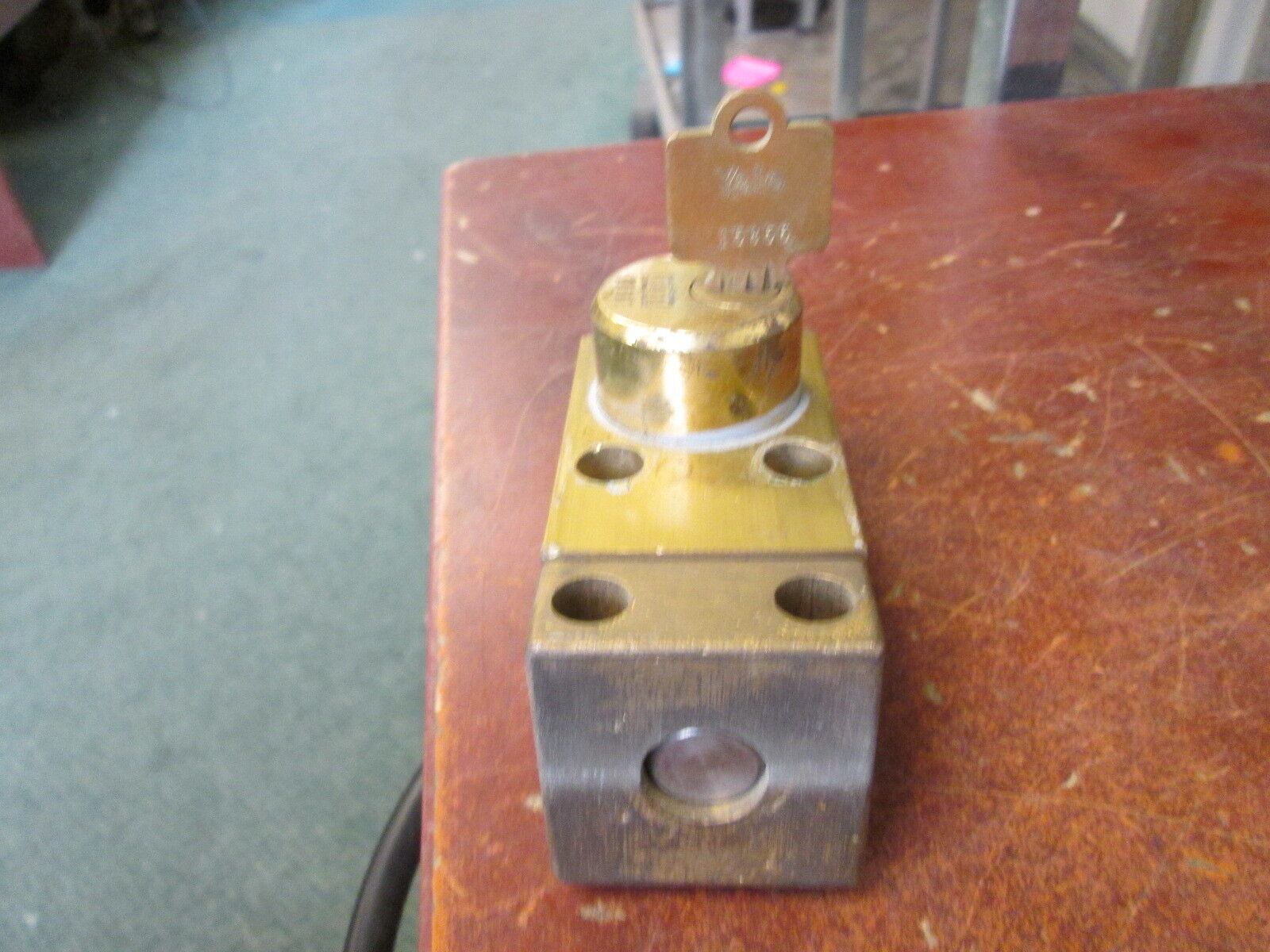 BBC Kirk Interlock 260767 Stab Length: 0-5/8" Used