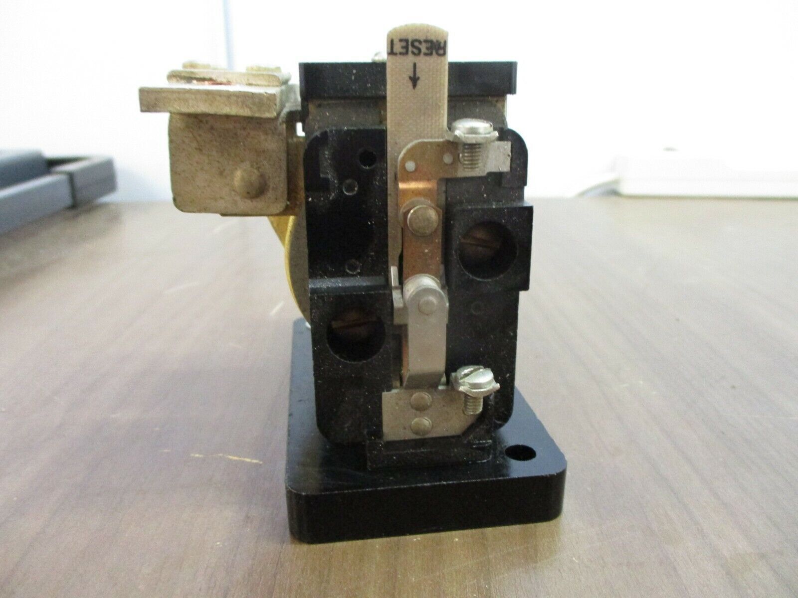 Allen-Bradley Inverse Time Relay 810-A24C Ser. A 210A 600V Used