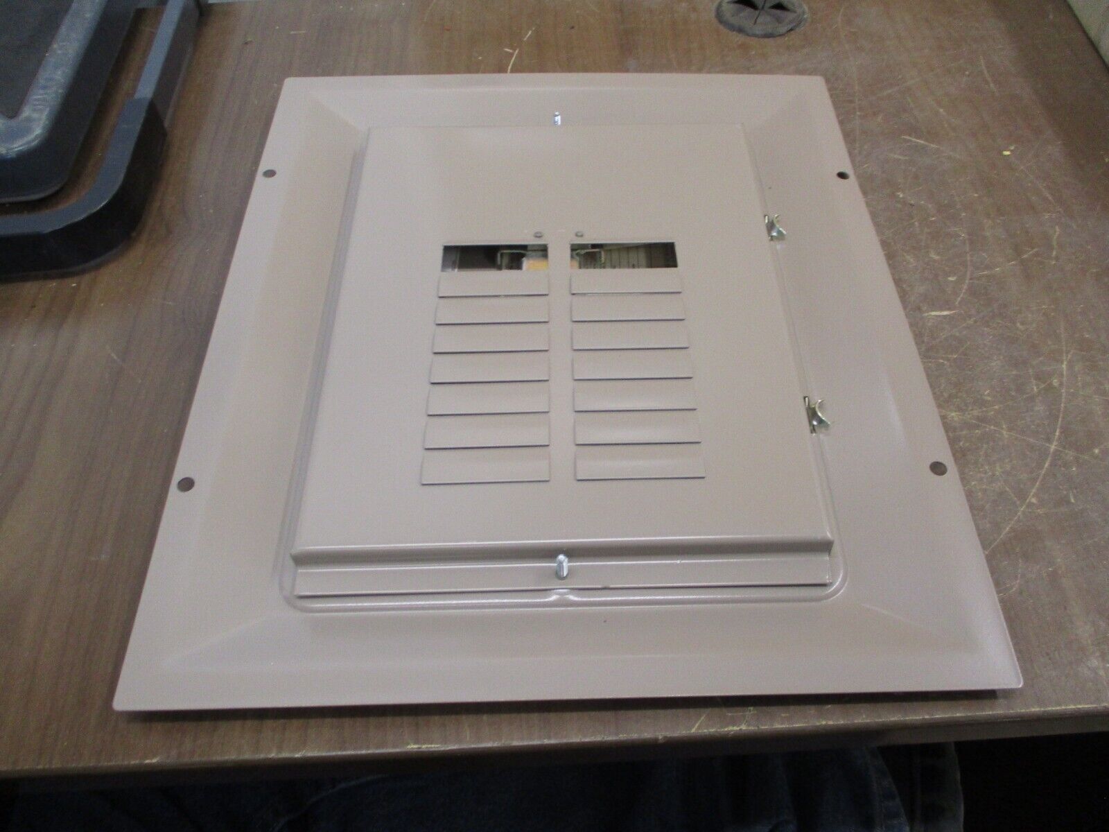 Cutler-Hammer Main Lug Load Center w/ Cover CH12L125B / CH8BSM 125A 240V 1Ph 3W