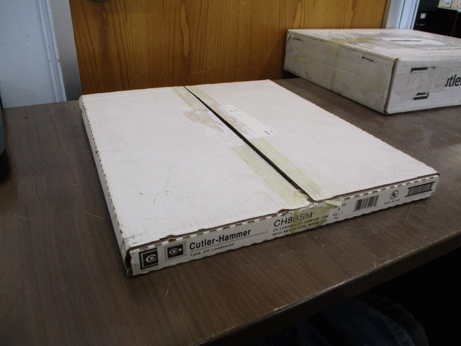 Cutler-Hammer Main Lug Load Center w/ Cover CH12L125B / CH8BSM 125A 240V 1Ph 3W