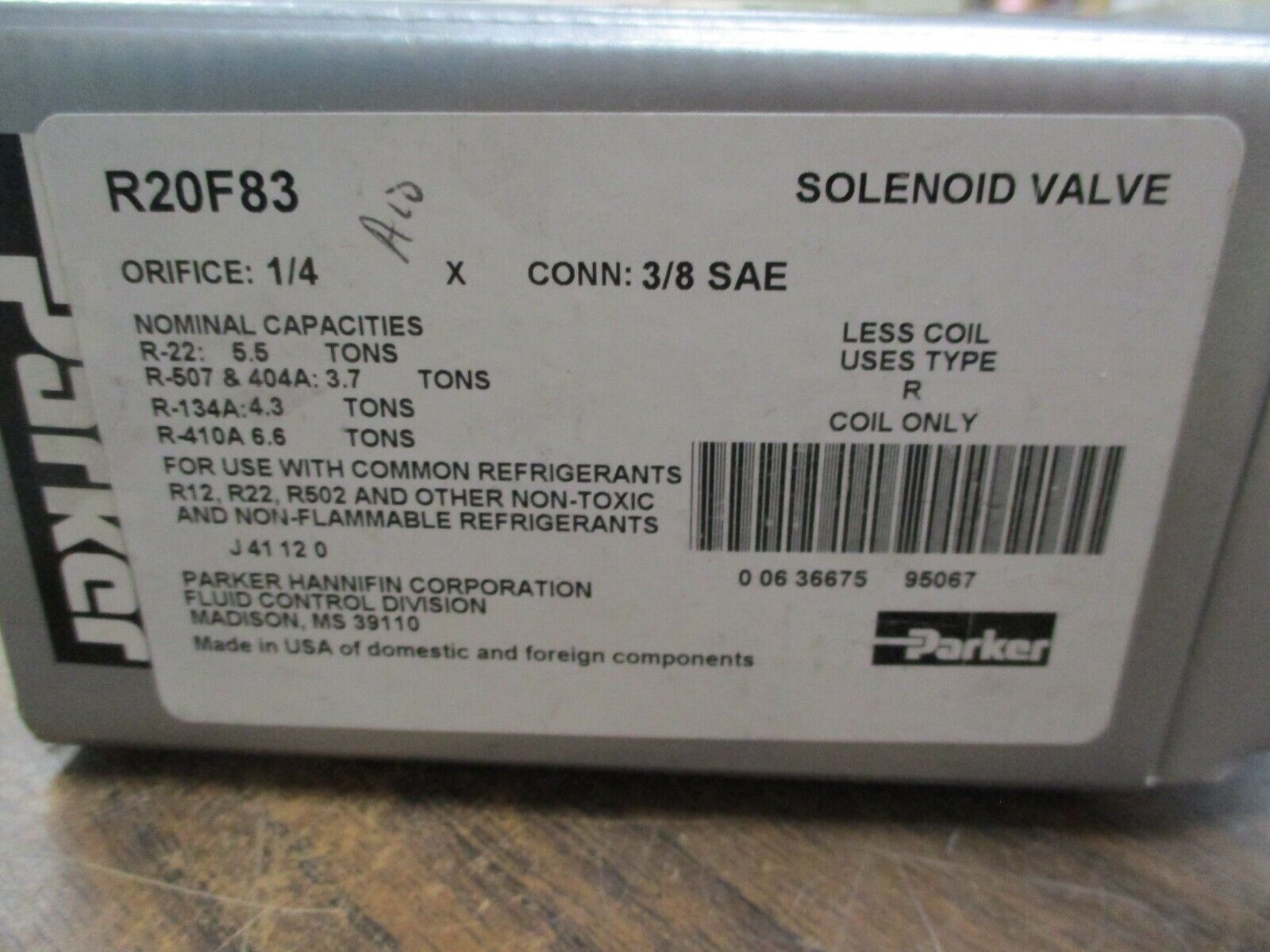 Parker Solenoid Valve R20F83 1/4" Orifice 3/8" SAE Conn New Surplus