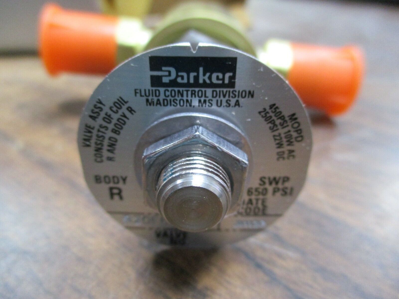Parker Solenoid Valve R20F83 1/4" Orifice 3/8" SAE Conn New Surplus