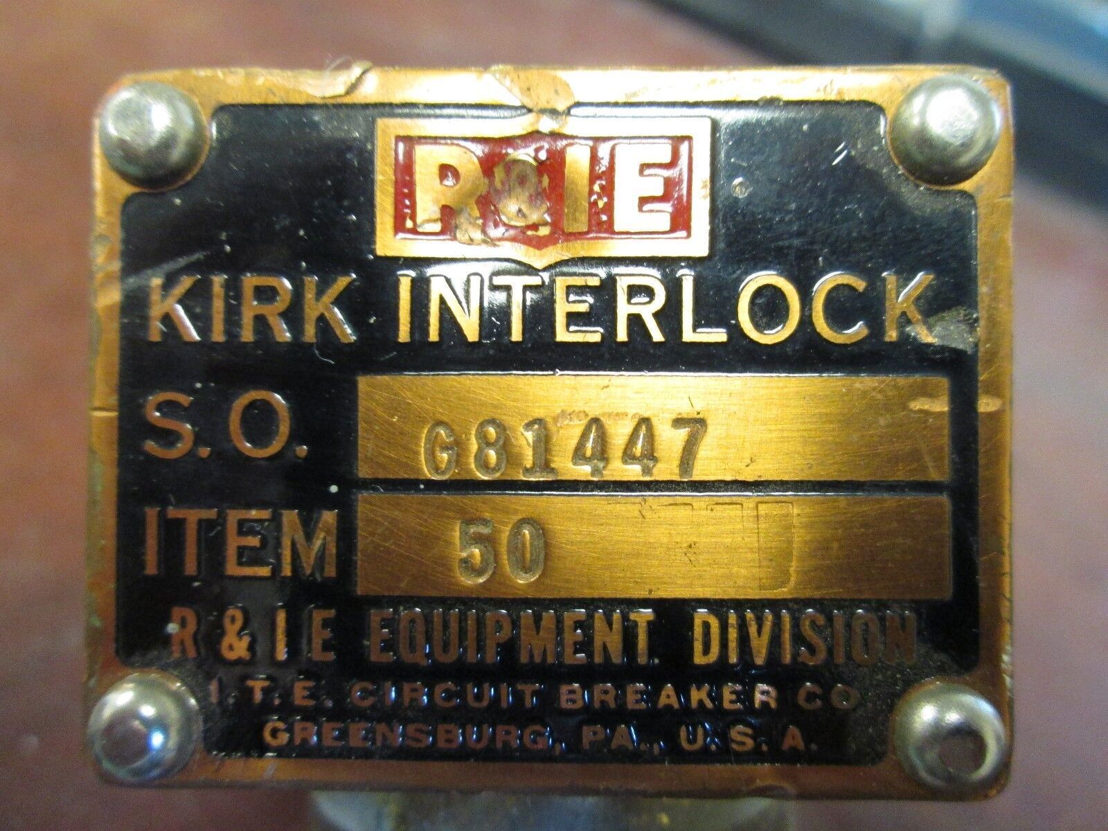 R & IE Kirk Interlock G81447 Lock #: RE1777 Stab Length: 3/8" to 1-1/8" Used