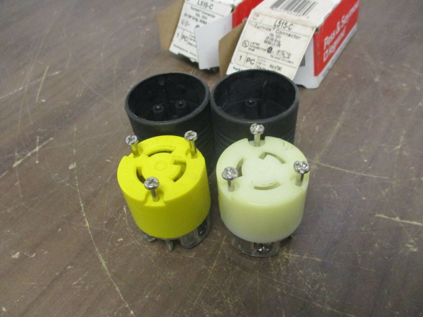 Pass & Seymour Legrand Turnlok Connector L515-C 15A 125V 2P 3W **Lot of 2**