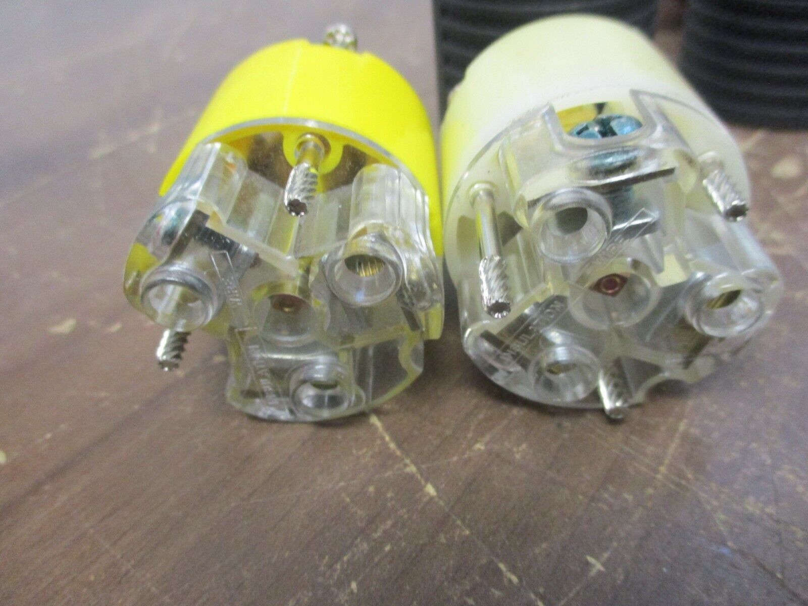 Pass & Seymour Legrand Turnlok Connector L515-C 15A 125V 2P 3W **Lot of 2**