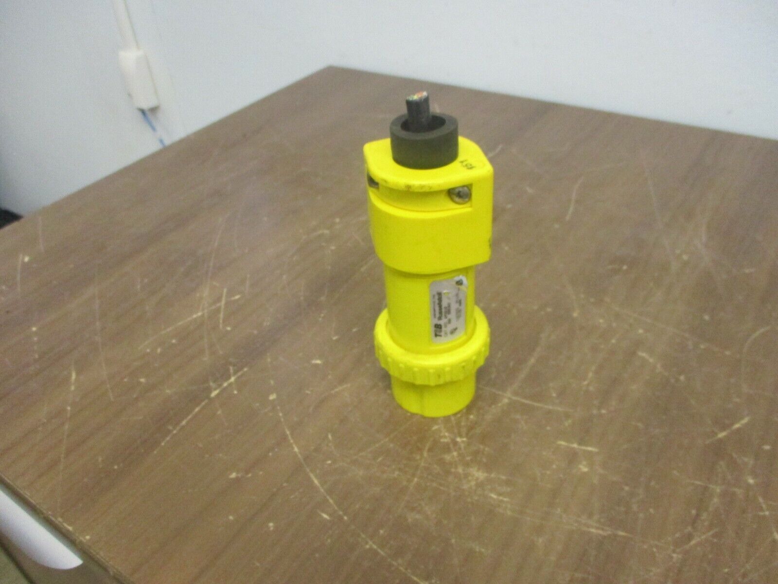 Thomas & Betts Russellstoll Plug 9P33U0 30A 600VAC Used