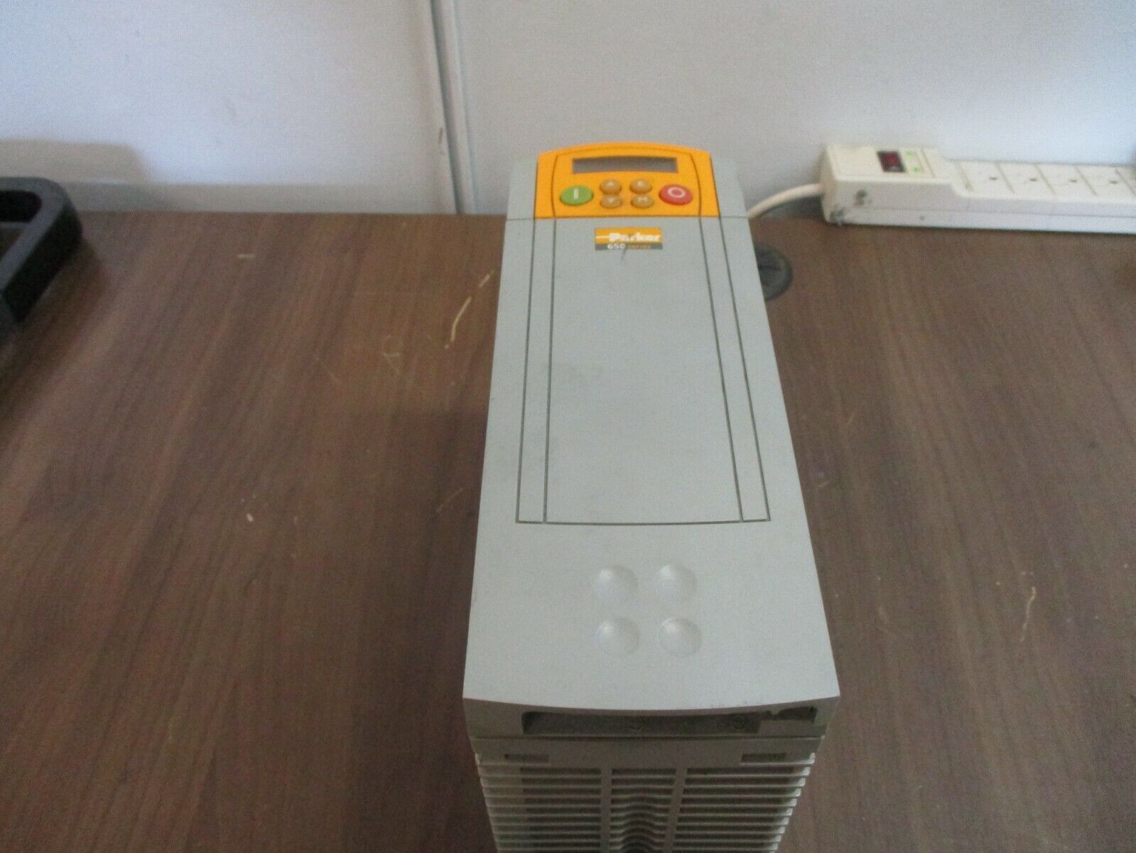 Parker 650 Series AC Drive 650V/0005/460/RBF 5HP 3Ph FW: 4V12 w/ Keypad Used