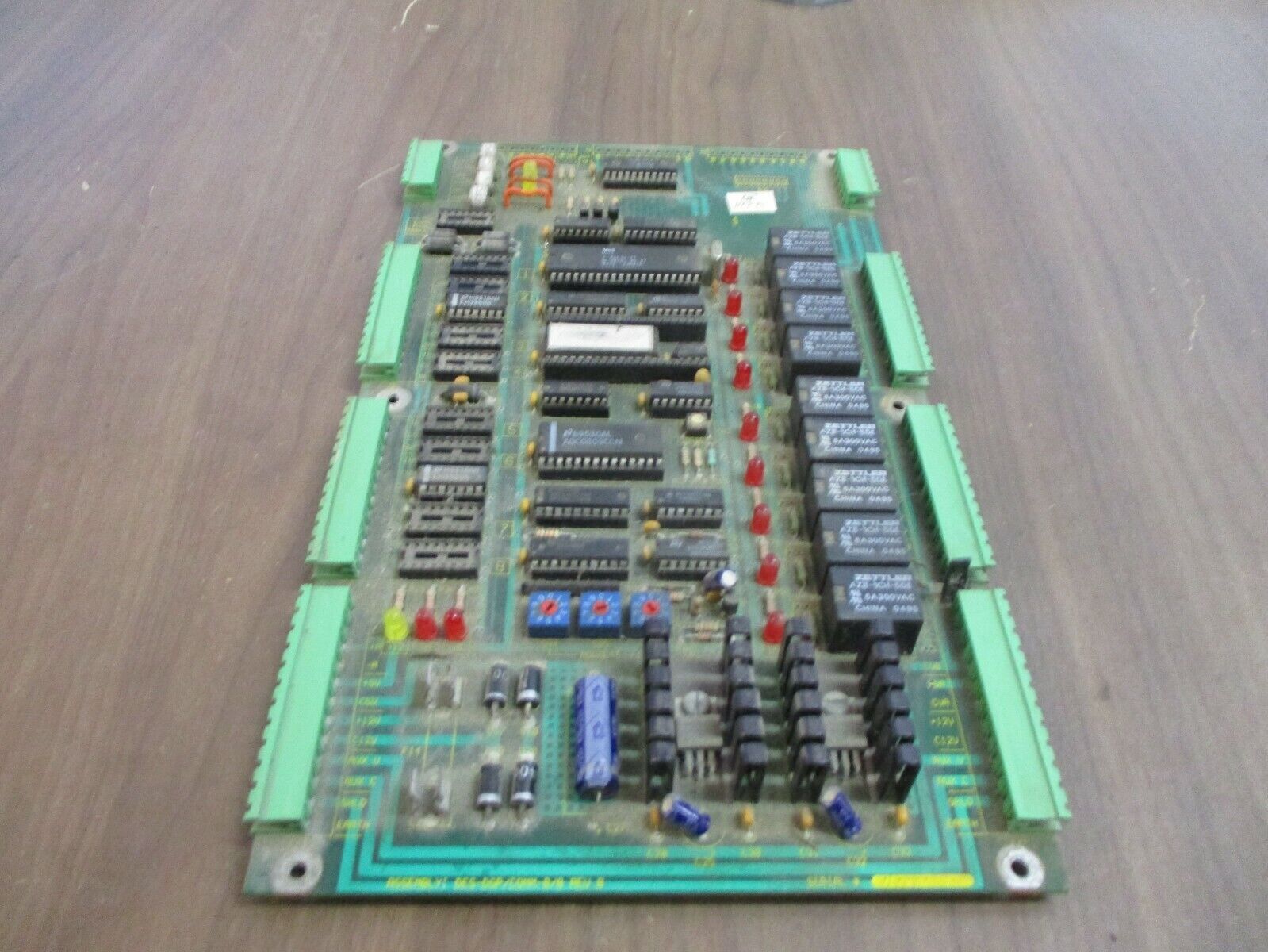 Automated Environments Control Board DES-DGP/C0MM-8/8 Rev. B Used