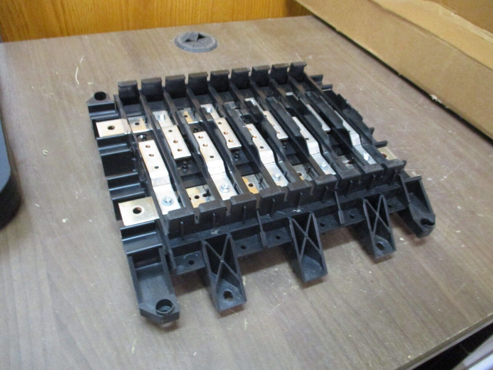 Siemens P1 Rev Chassis K11D255001 250A 18-Circuit 1Ph New Surplus