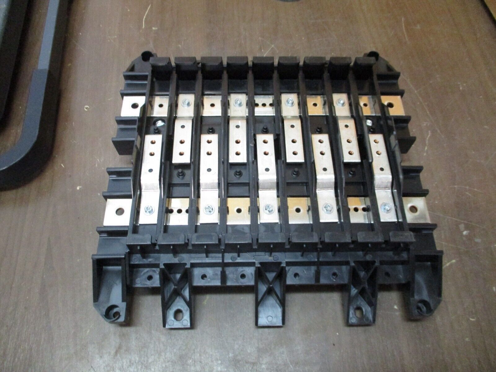 Siemens P1 Rev Chassis K11D255001 250A 18-Circuit 1Ph New Surplus