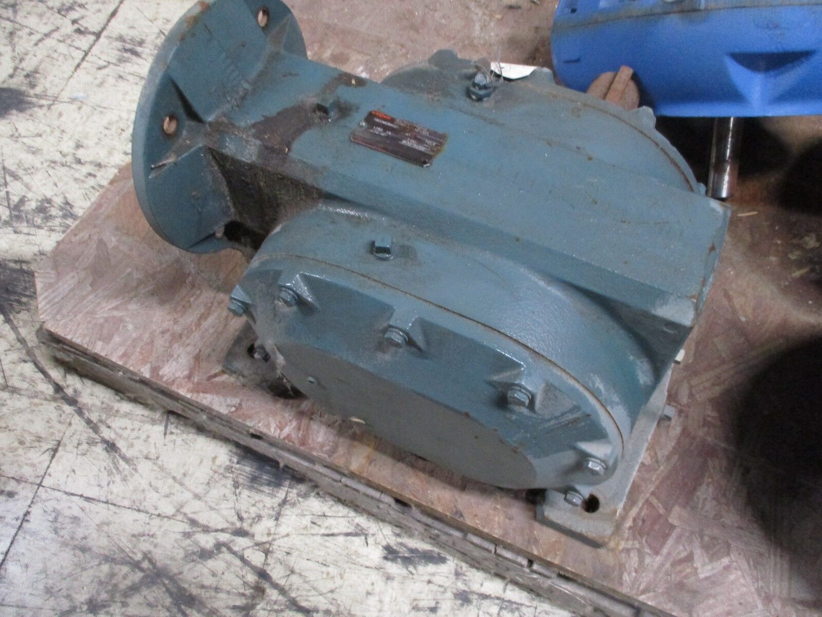 Dodge Gear Reducer 180CM28A121 Ratio 121:1 9130 in/lb Torque 14RPM Out Used