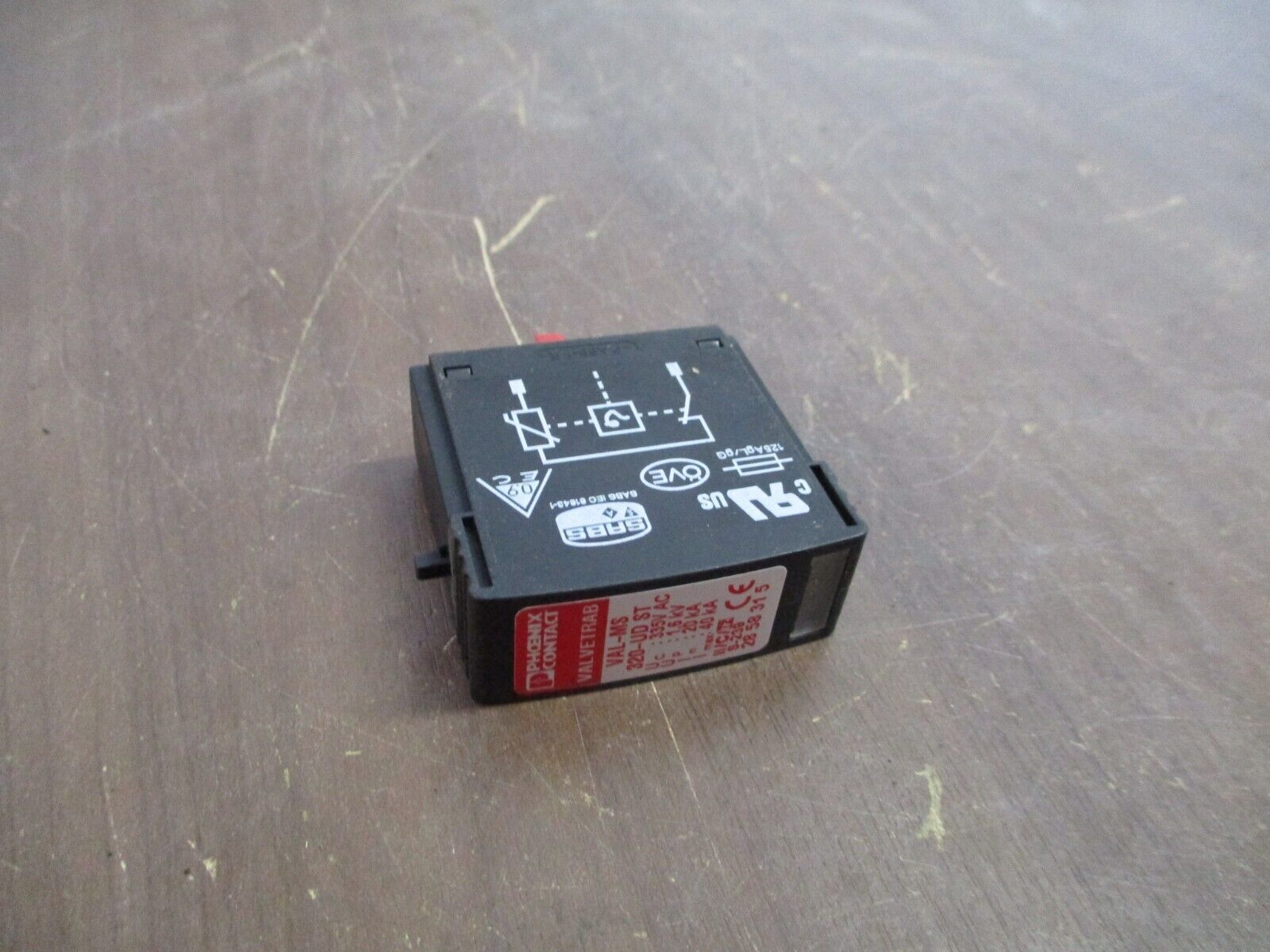 Phoenix Contact Valvetrab Surge Protection Plug VAL-MS 320-UD ST UC: 335VAC Used