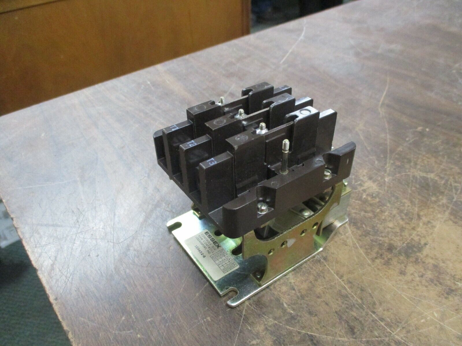 Essex Contactor 109452-8 18-40A 240-600V 24V Coil Used