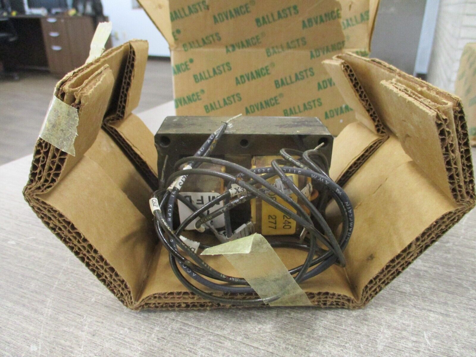 Advance Quadri-Volt Core & Coil Ballast 71A7971-001 120/208/240/277 60Hz 70W New