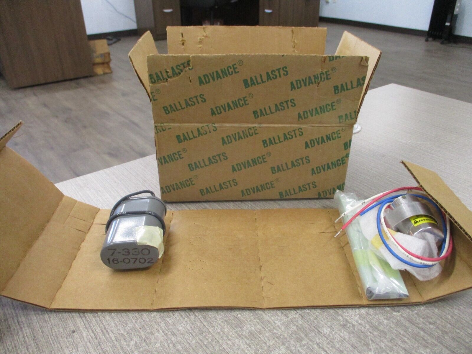 Advance Quadri-Volt Core & Coil Ballast 71A7971-001 120/208/240/277 60Hz 70W New