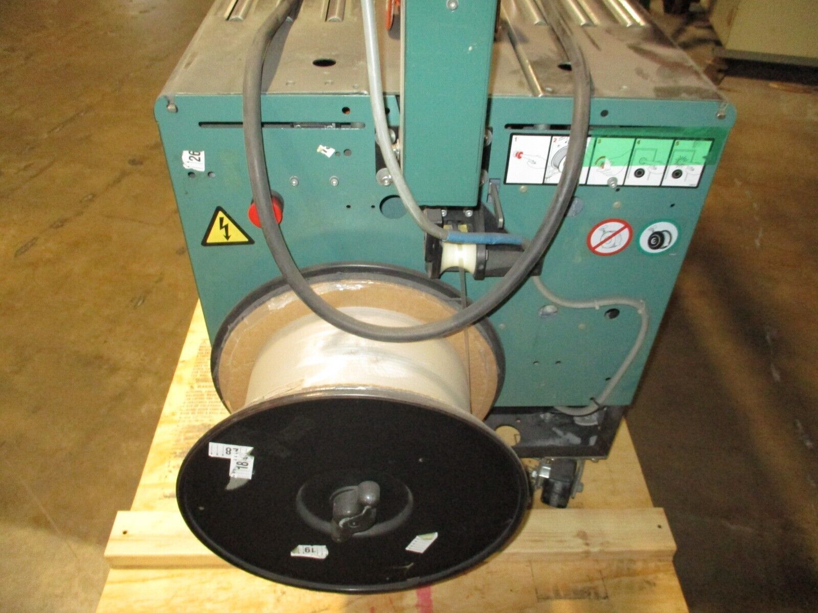 Signode LB-2300 Strapping Machine PT2300 460V 3Ph 60Hz MFD: 2002 Used
