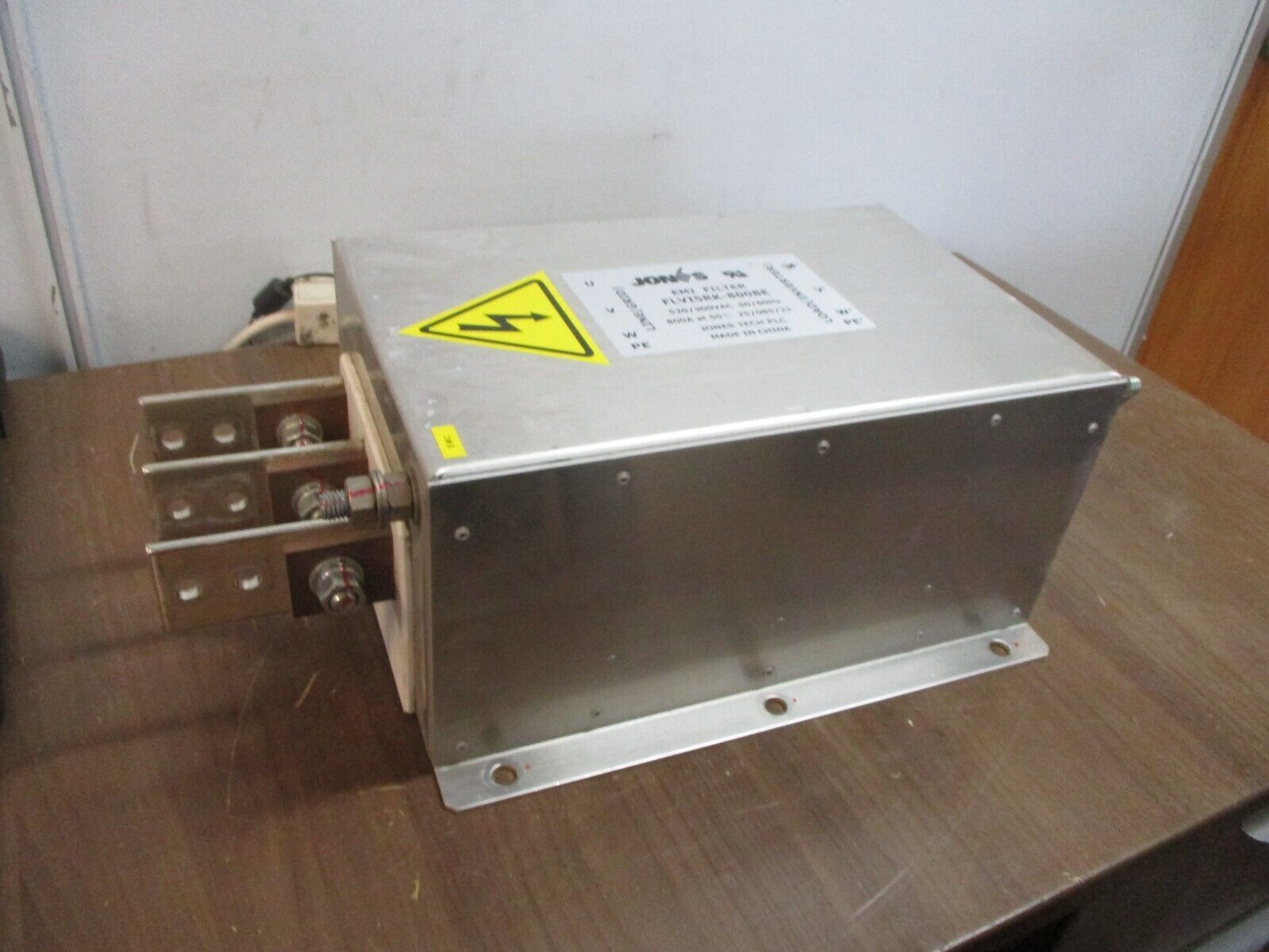 Jones EMI Filter FLVI5RK-800BE 800A 520/300VAC 50/60Hz Used