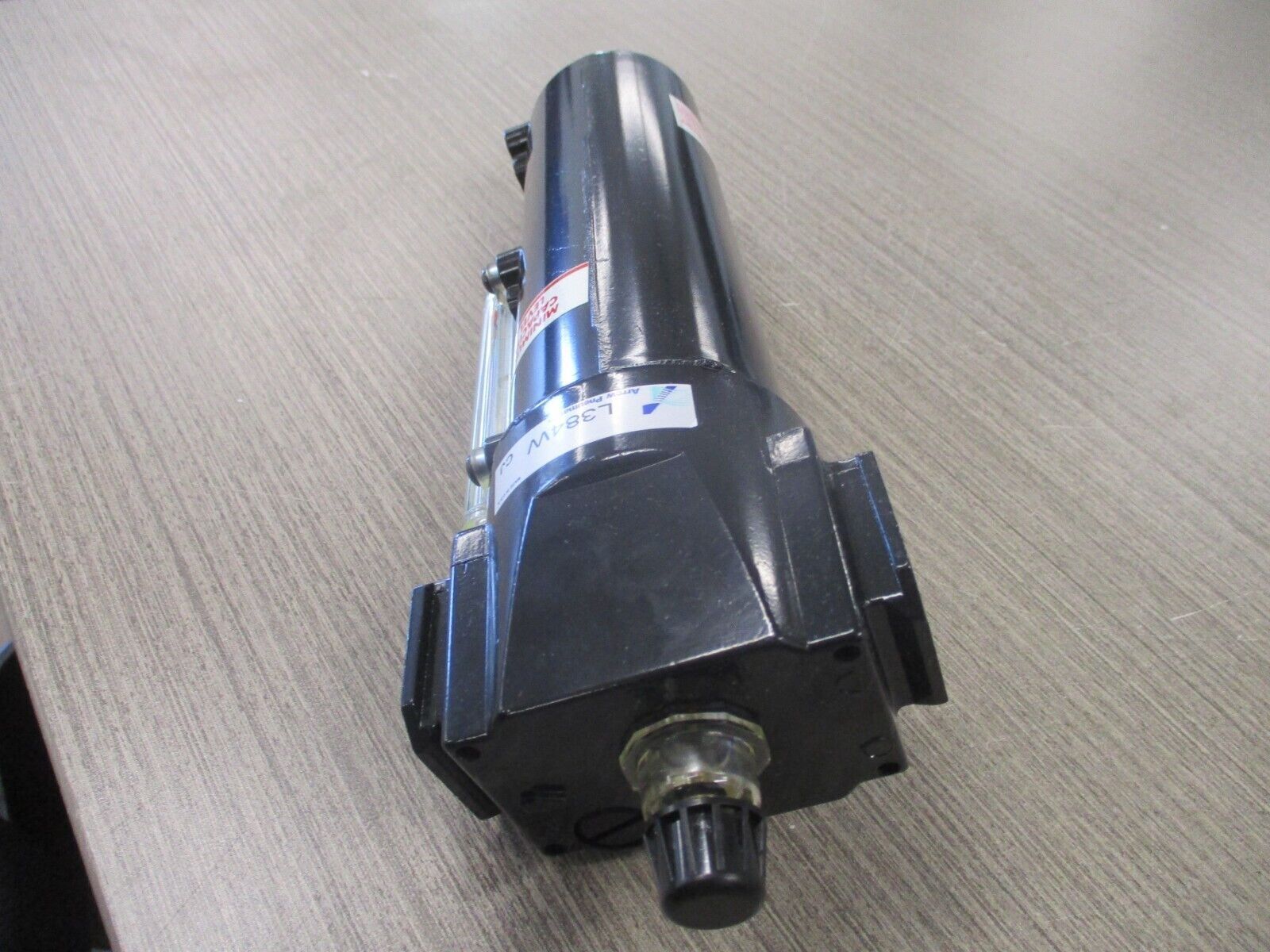 Arrow Pneumatics Arrowfog Lubricator L384W 1/2" 20 oz. New Surplus