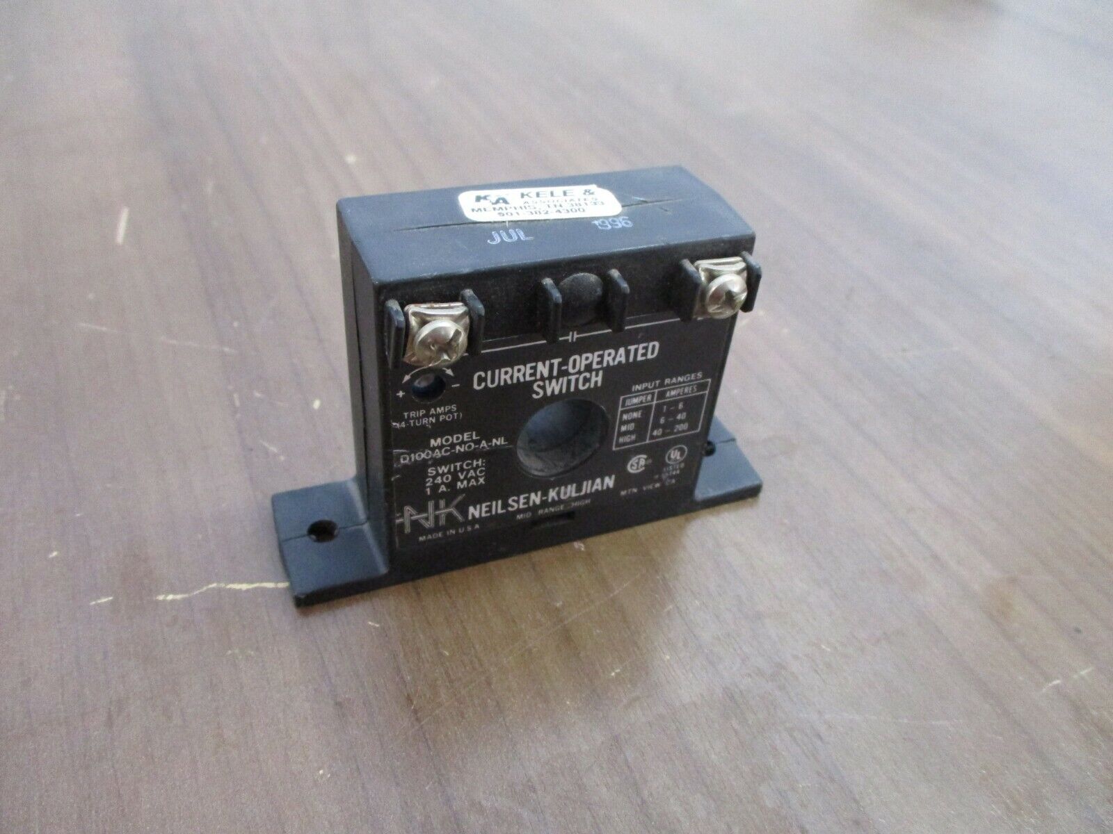 NK Current-Operated Switch D100AC-NO-A-NL 240V 1-200A *Broken Mounting Foot*