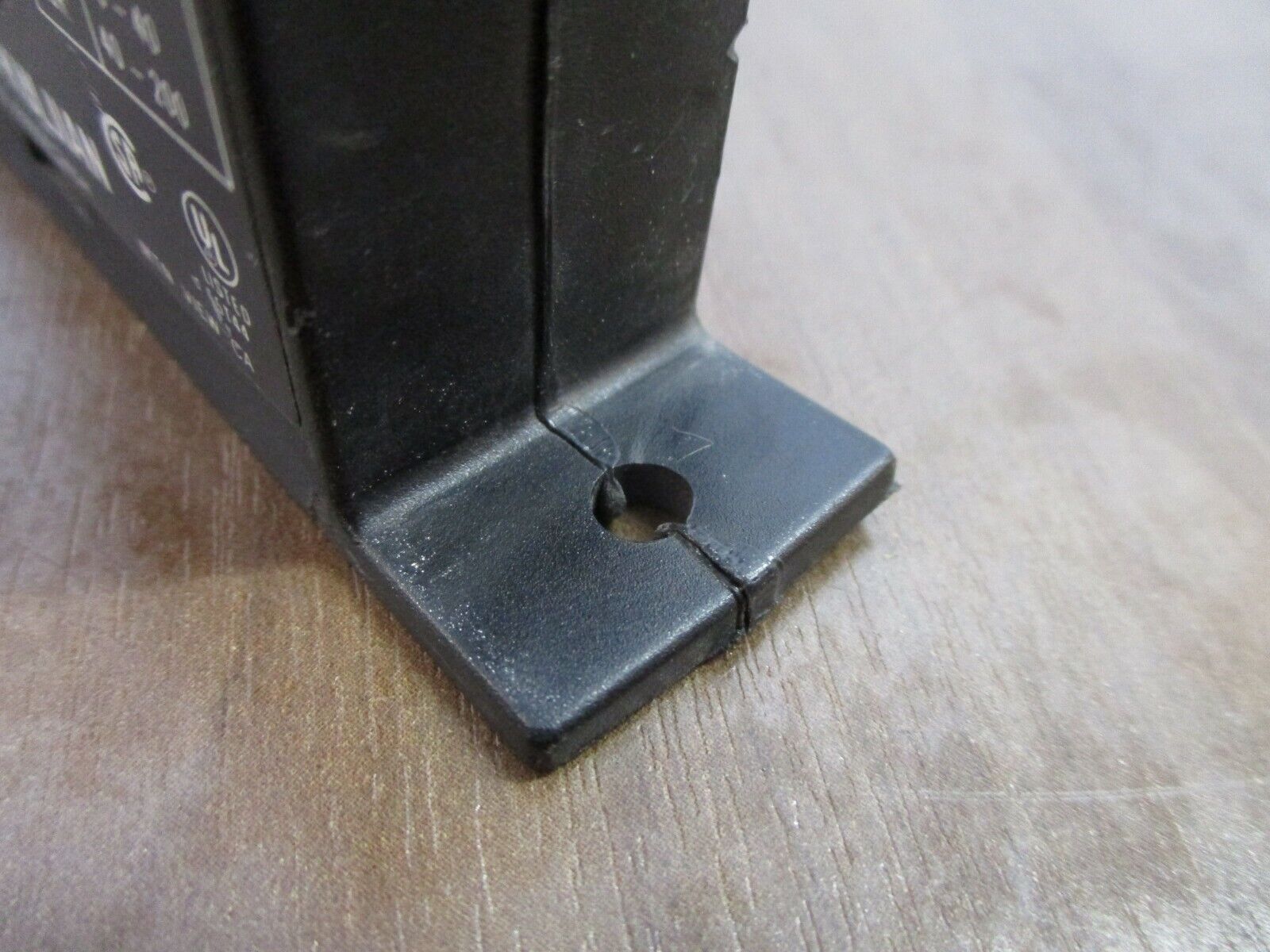 NK Current-Operated Switch D100AC-NO-A-NL 240V 1-200A *Broken Mounting Foot*