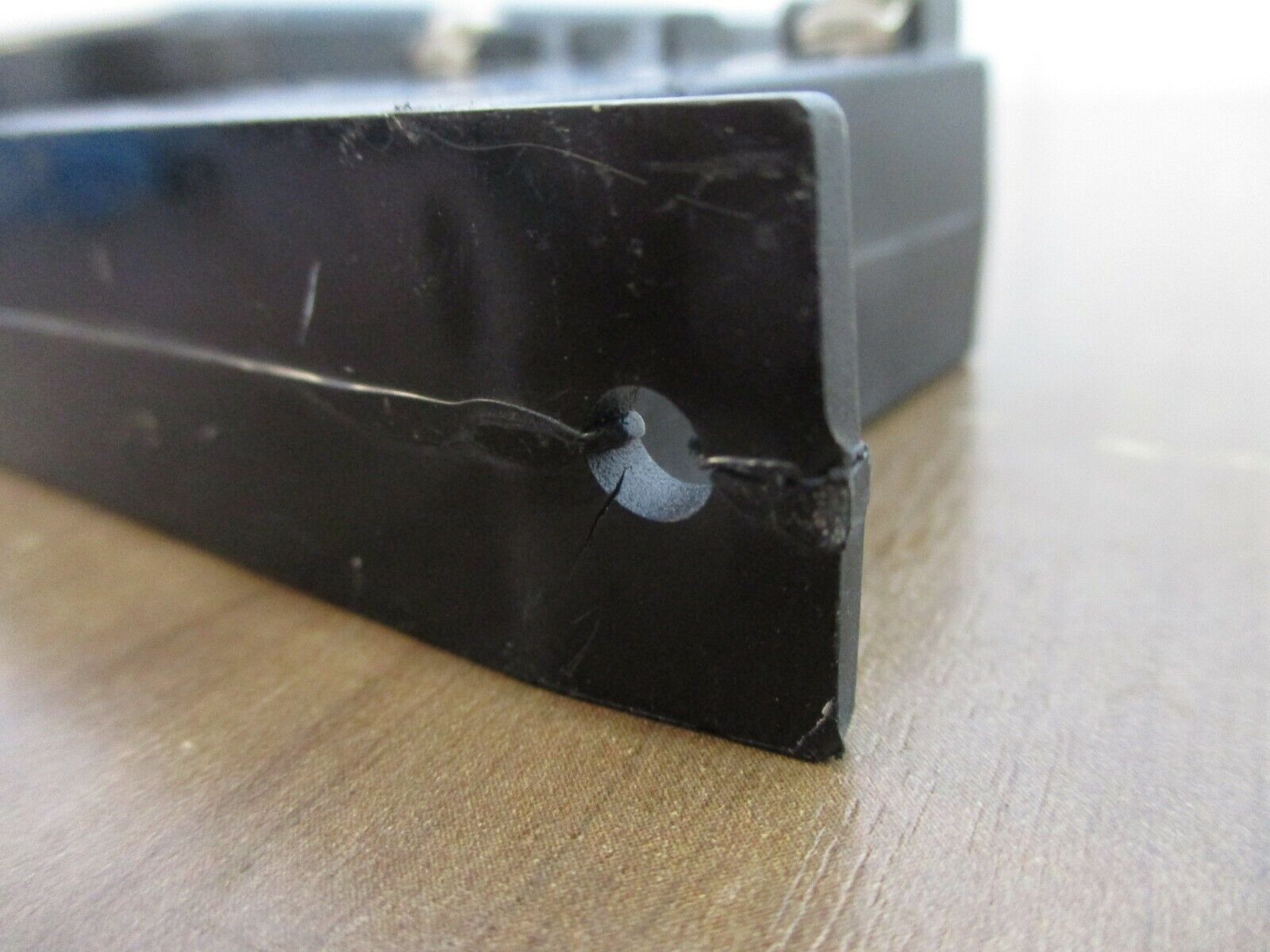 NK Current-Operated Switch D100AC-NO-A-NL 240V 1-200A *Broken Mounting Foot*