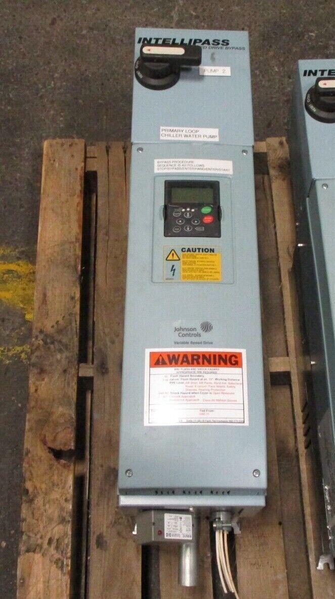 Johnson Controls VS Series AC Drive w/ Bypass VS020111A-NP600 20HP 3Ph w/ Keypad