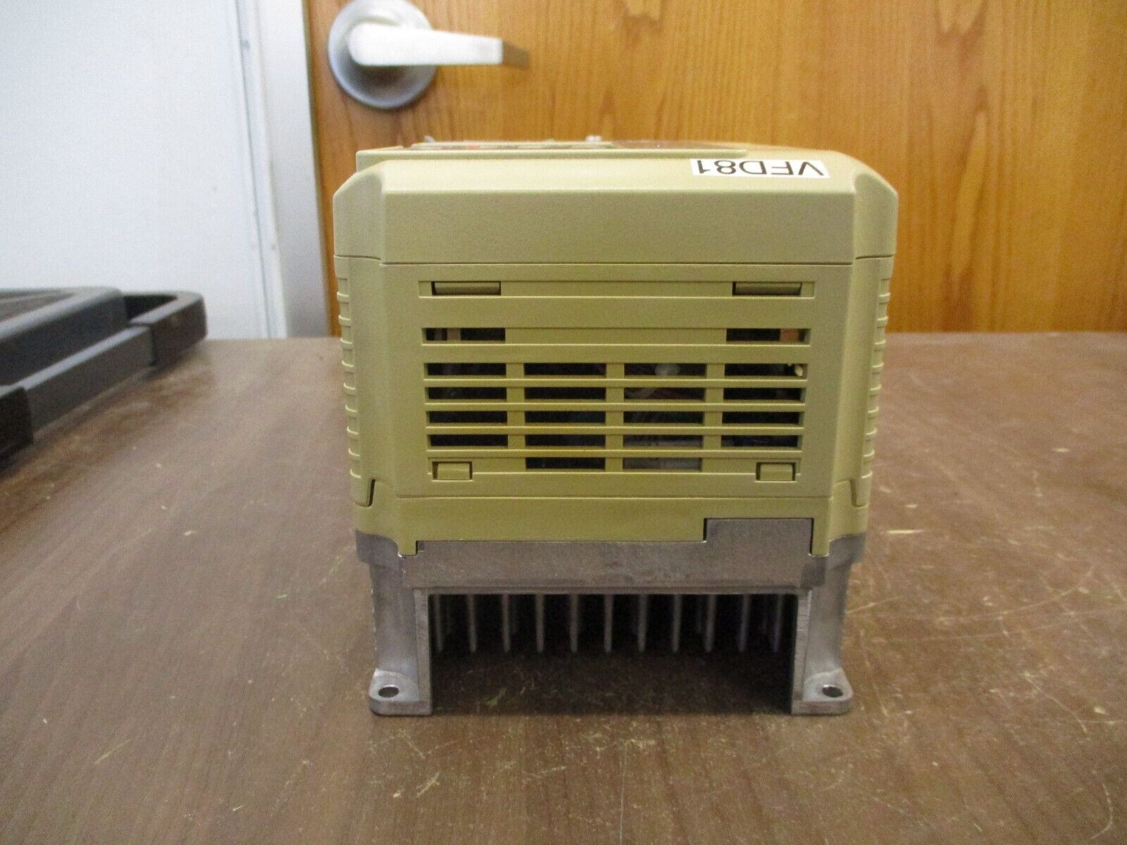 Yaskawa A1000 AC Drive CIMR-AU4A0005FAA Rev. D 3HP 3Ph w/ Keypad Used
