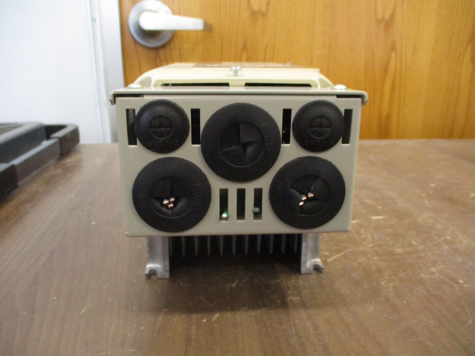 Yaskawa A1000 AC Drive CIMR-AU4A0005FAA Rev. D 3HP 3Ph w/ Keypad Used