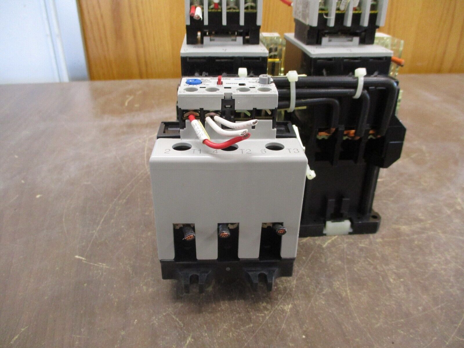 Allen-Bradley Reversing Starter 100-A38N*3 / 193-A2H2 120V Coil Trip: 12-38A