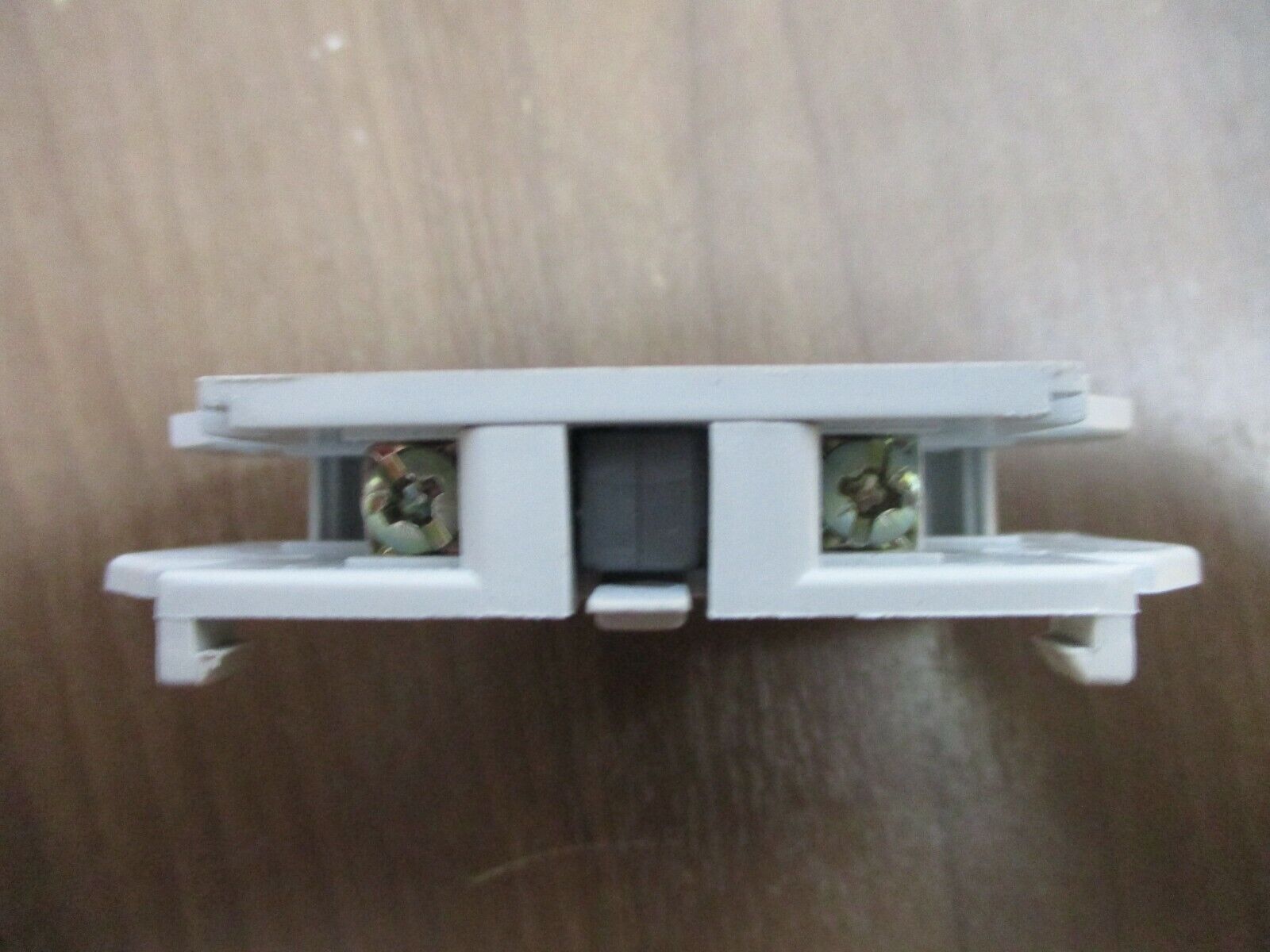 Cutler-Hammer Freedom Series Side Mounted Aux Contact C320KGS1 Ser. A2