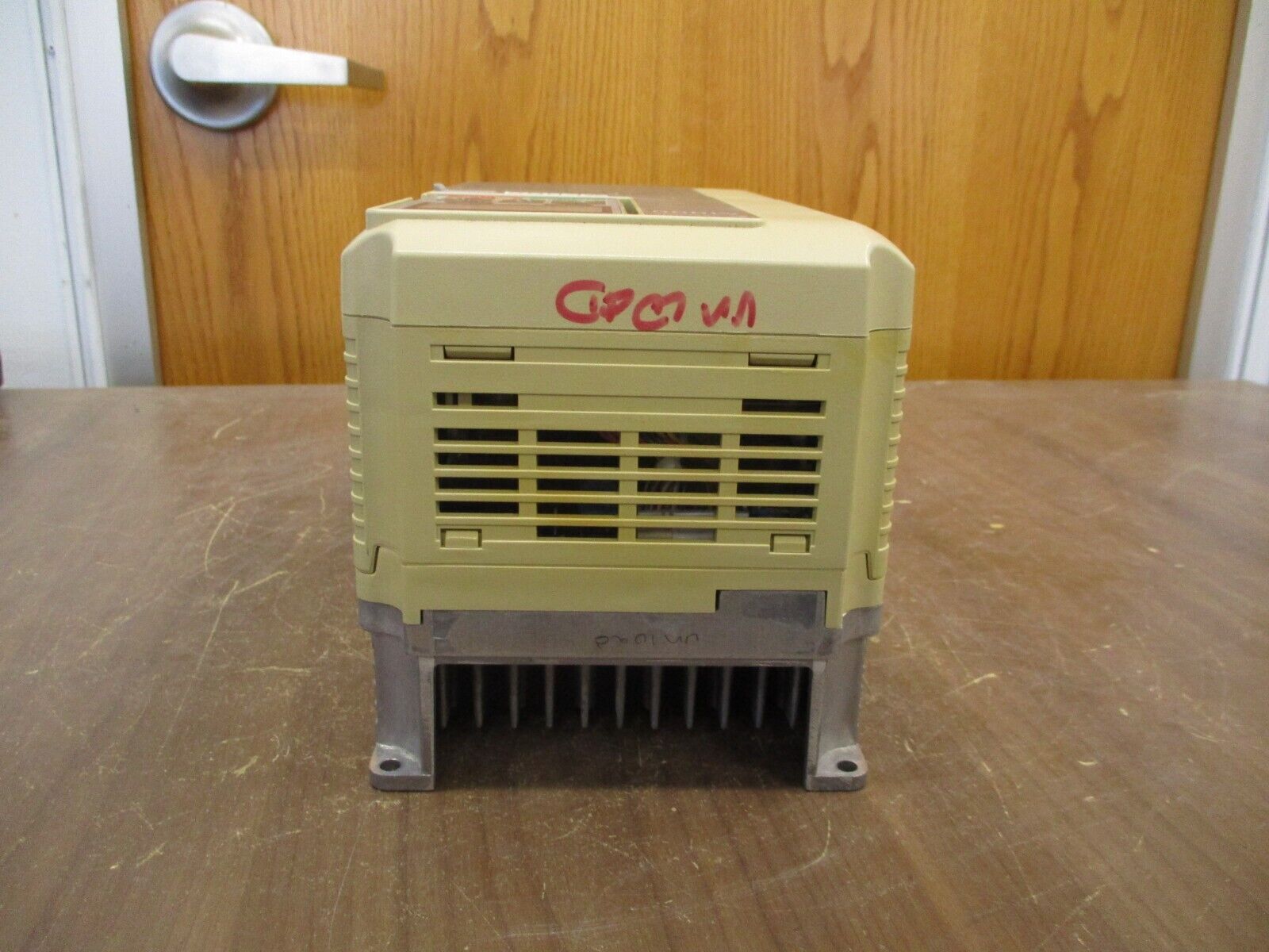 Yaskawa A1000 AC Drive CIMR-AU4A0005FAA Rev. A 3HP 3Ph w/ Keypad Used