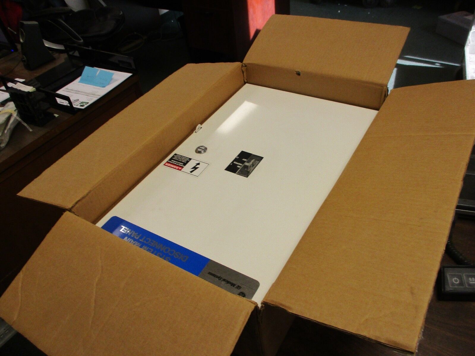 GE Breaker Disconnect Panel R4504WG 25A 208V 65KAIC New Surplus