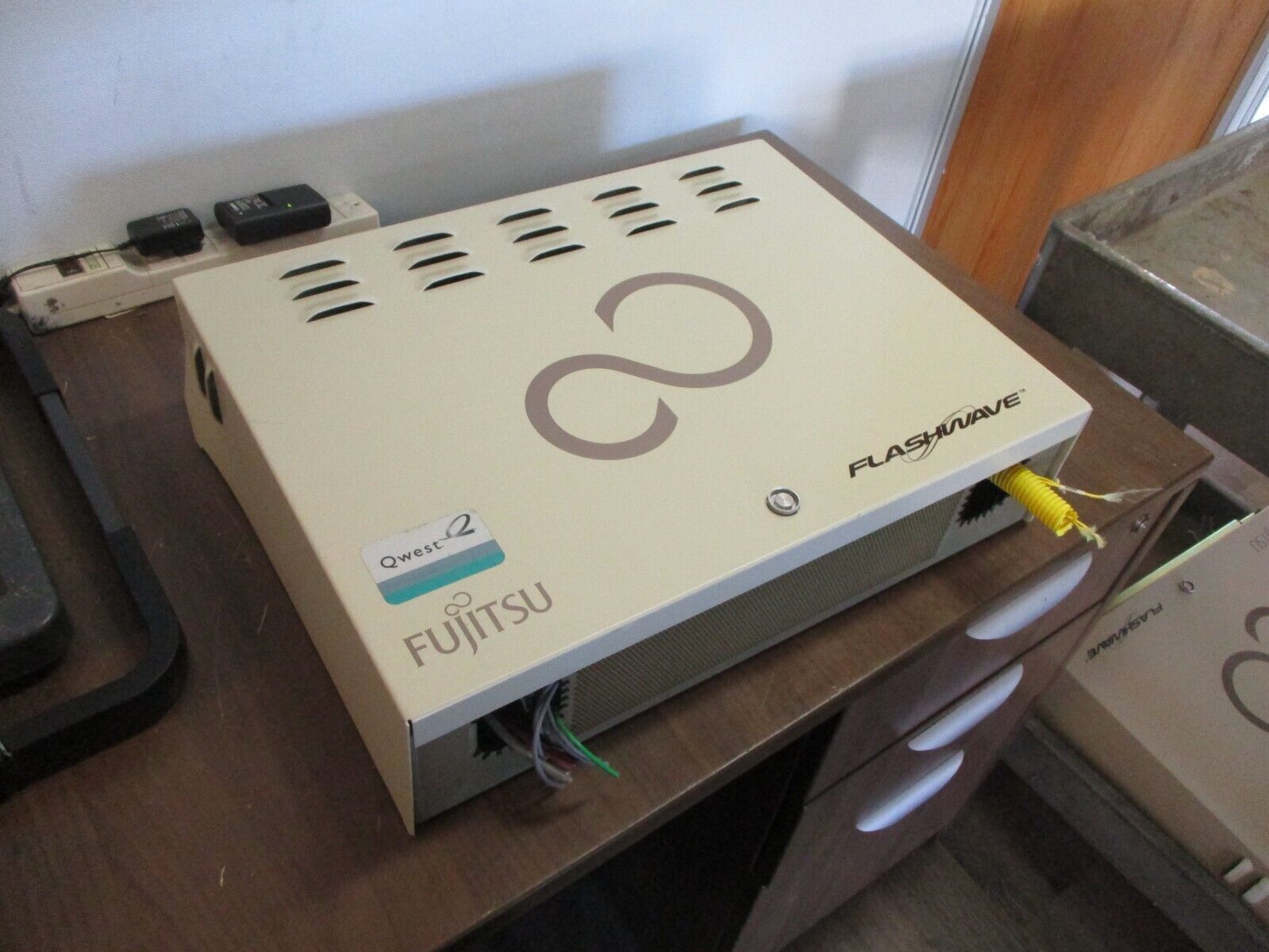 Fujitsu Flashwave 4010 Chassis REM 3DS3 20C3 P CHAS MFG No. FC9688C032-104 Used