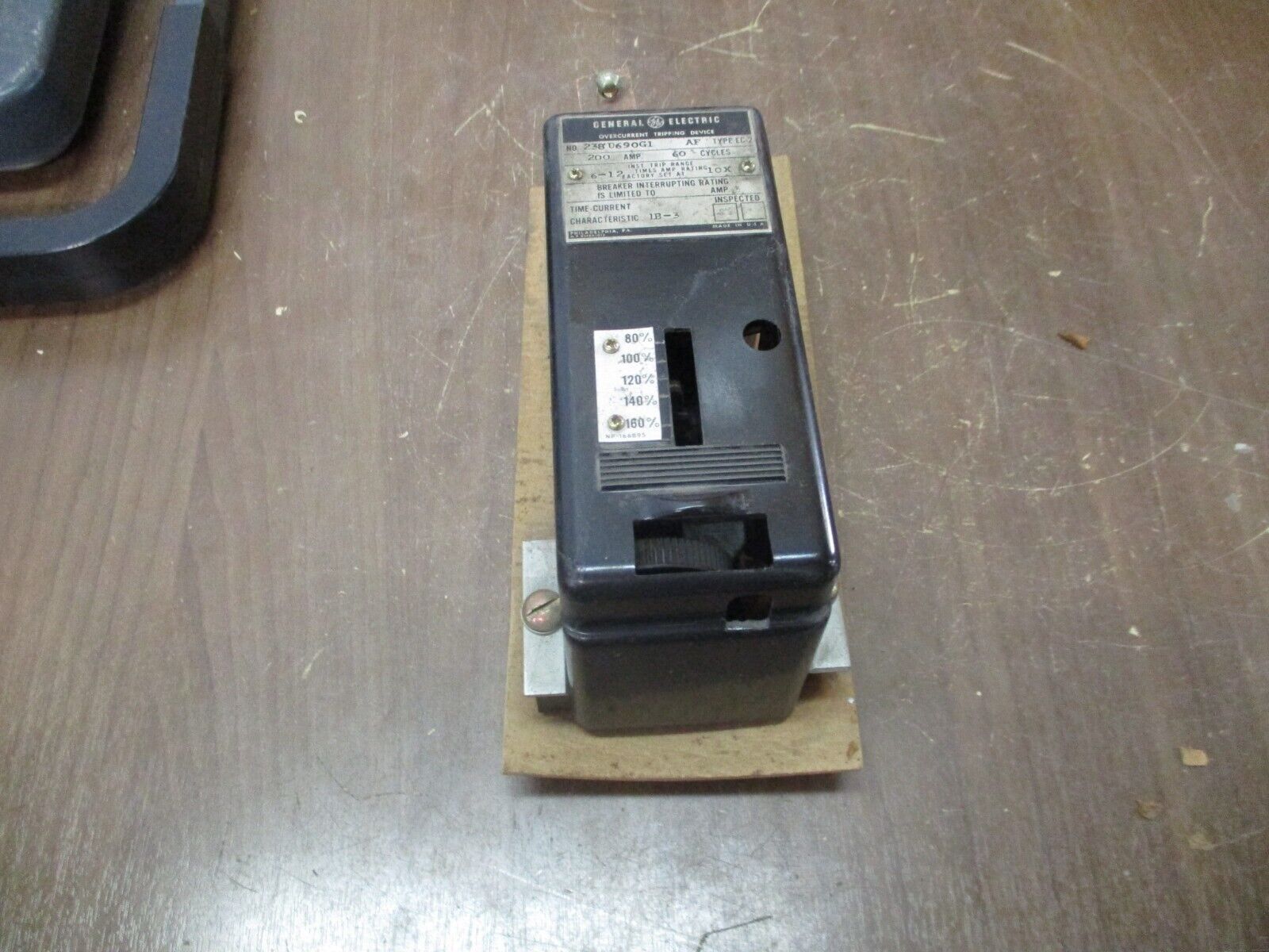 GE Type EC-2 Overcurrent Tripping Device 238D690G1 200A 60Hz *Shelfwear*