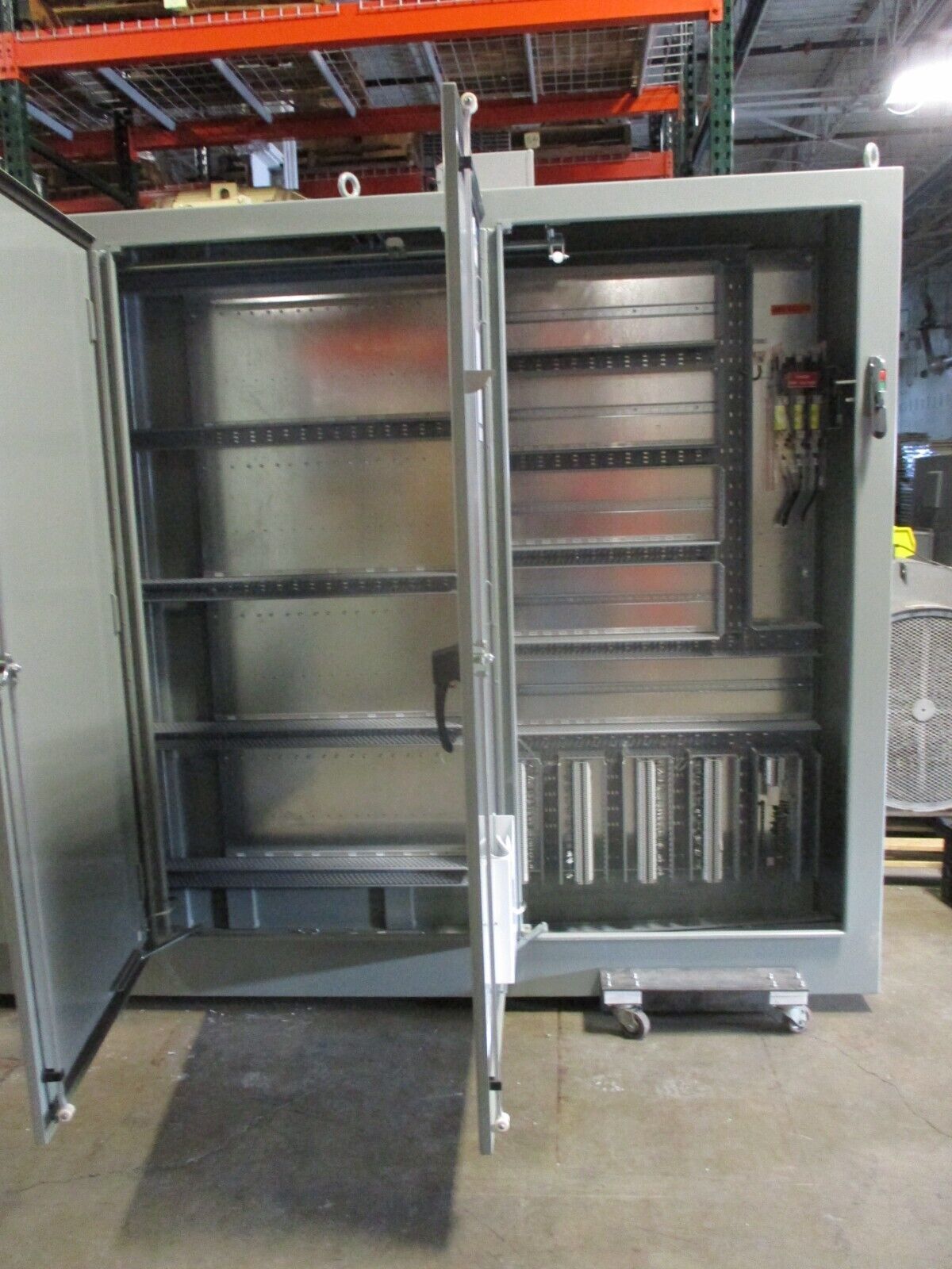 Klassen Type 12 Enclosure Size: 158"x84"x18" w/ Air Conditioner MFD: 2019 Used