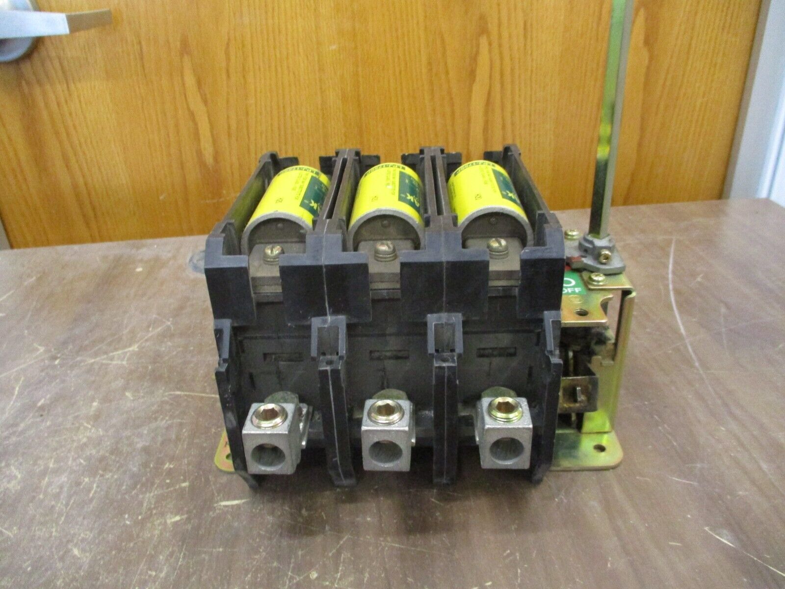 Allen-Bradley Fusible Disconnect Switch 194R-NN200P3 Ser. B 200A 600V 3P Used