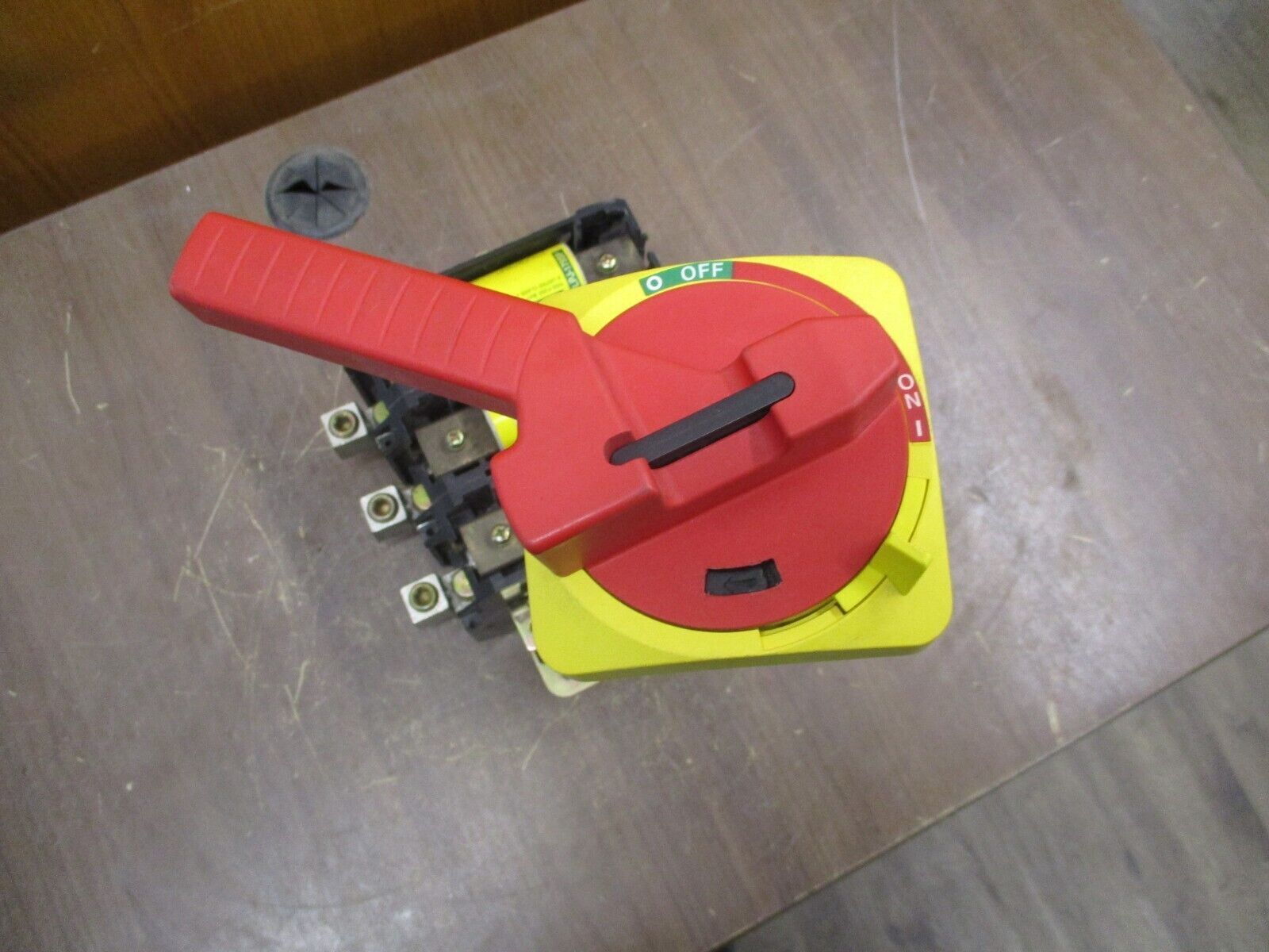 Allen-Bradley Fusible Disconnect Switch 194R-NN200P3 Ser. B 200A 600V 3P Used