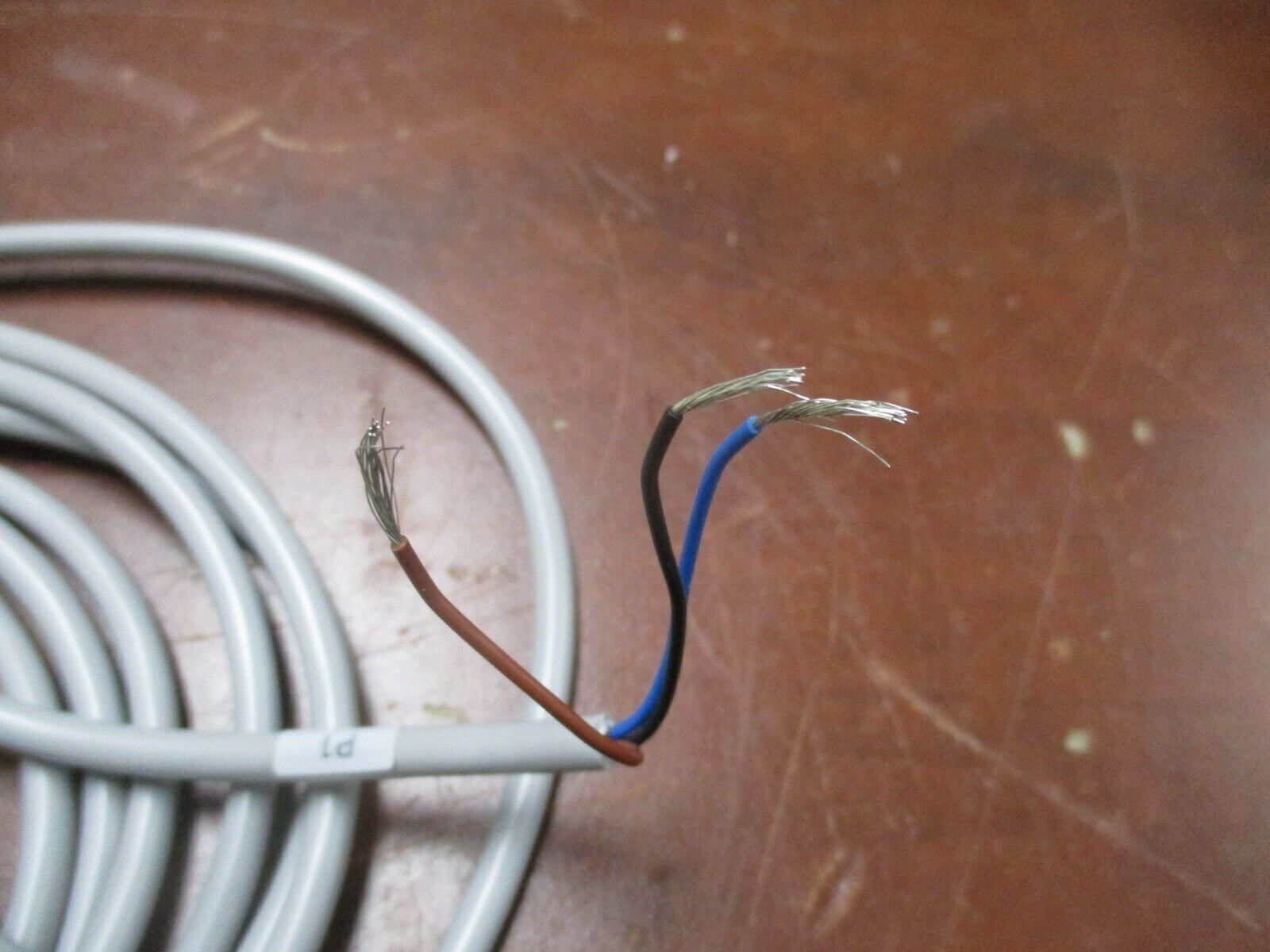 Mencom Cable MDC-4MP-7M-GY 4A 300V *No Box* New Surplus