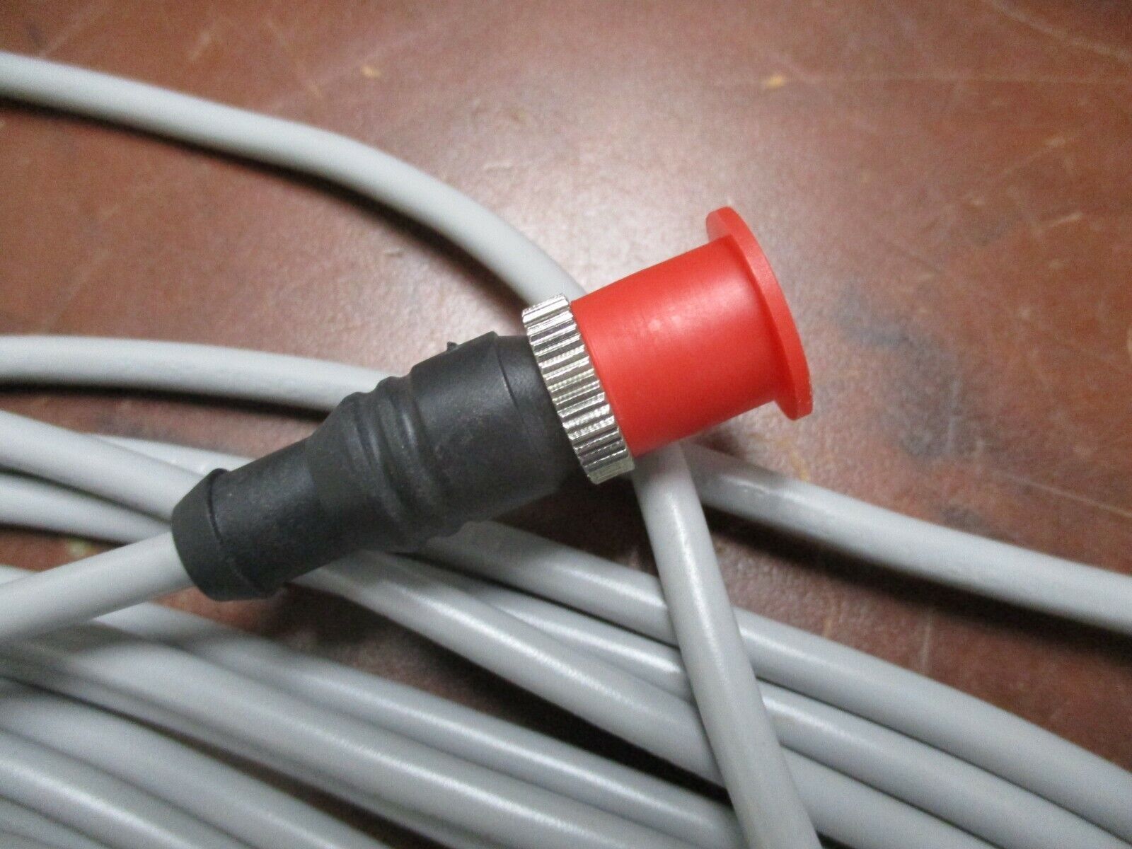Mencom Cable MDC-4MP-7M-GY 4A 300V *No Box* New Surplus